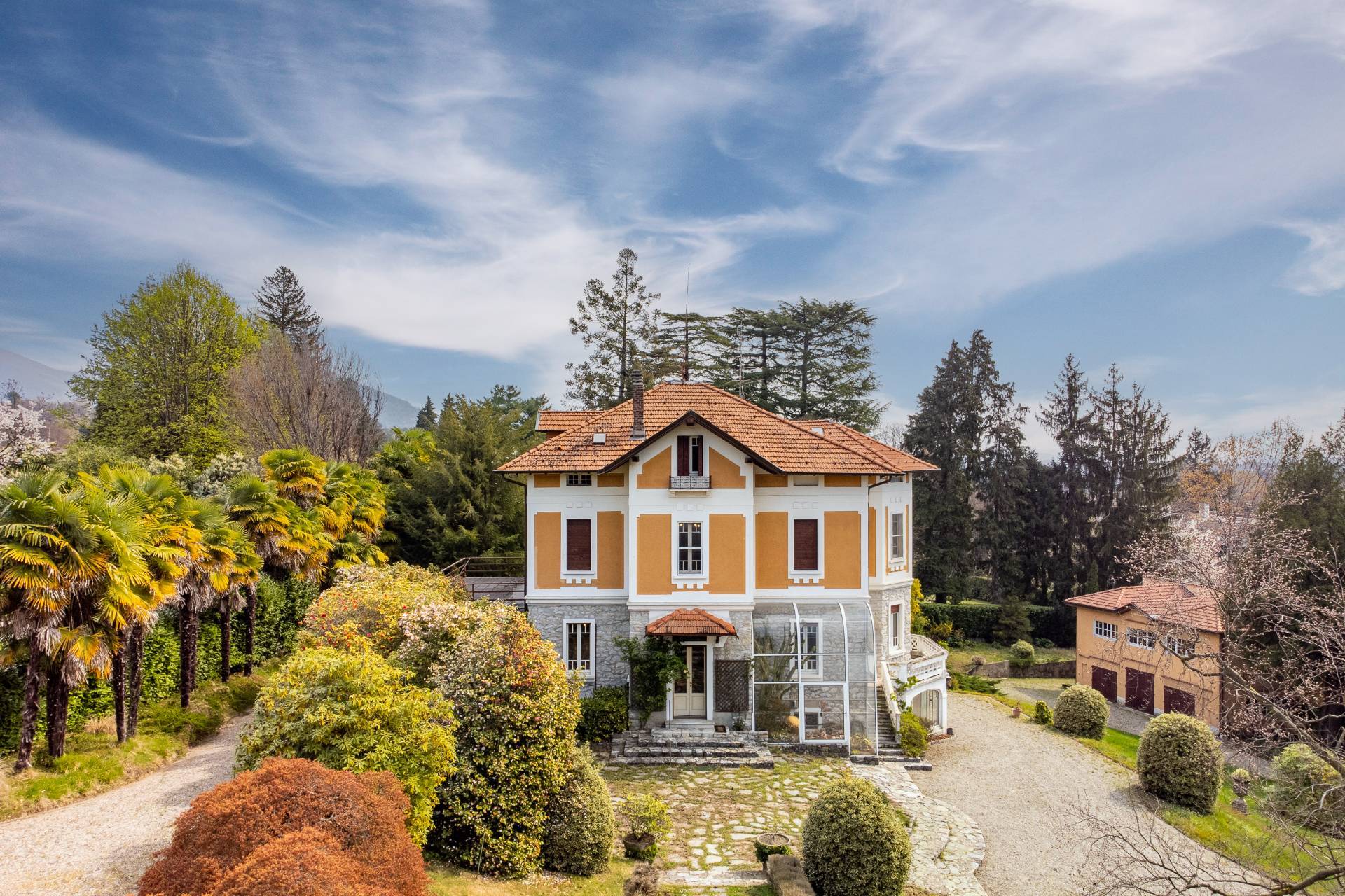 Varese, Varese, 21100, IT, 7 Bedrooms Bedrooms, ,3 BathroomsBathrooms,Residential,For Sale,1796981