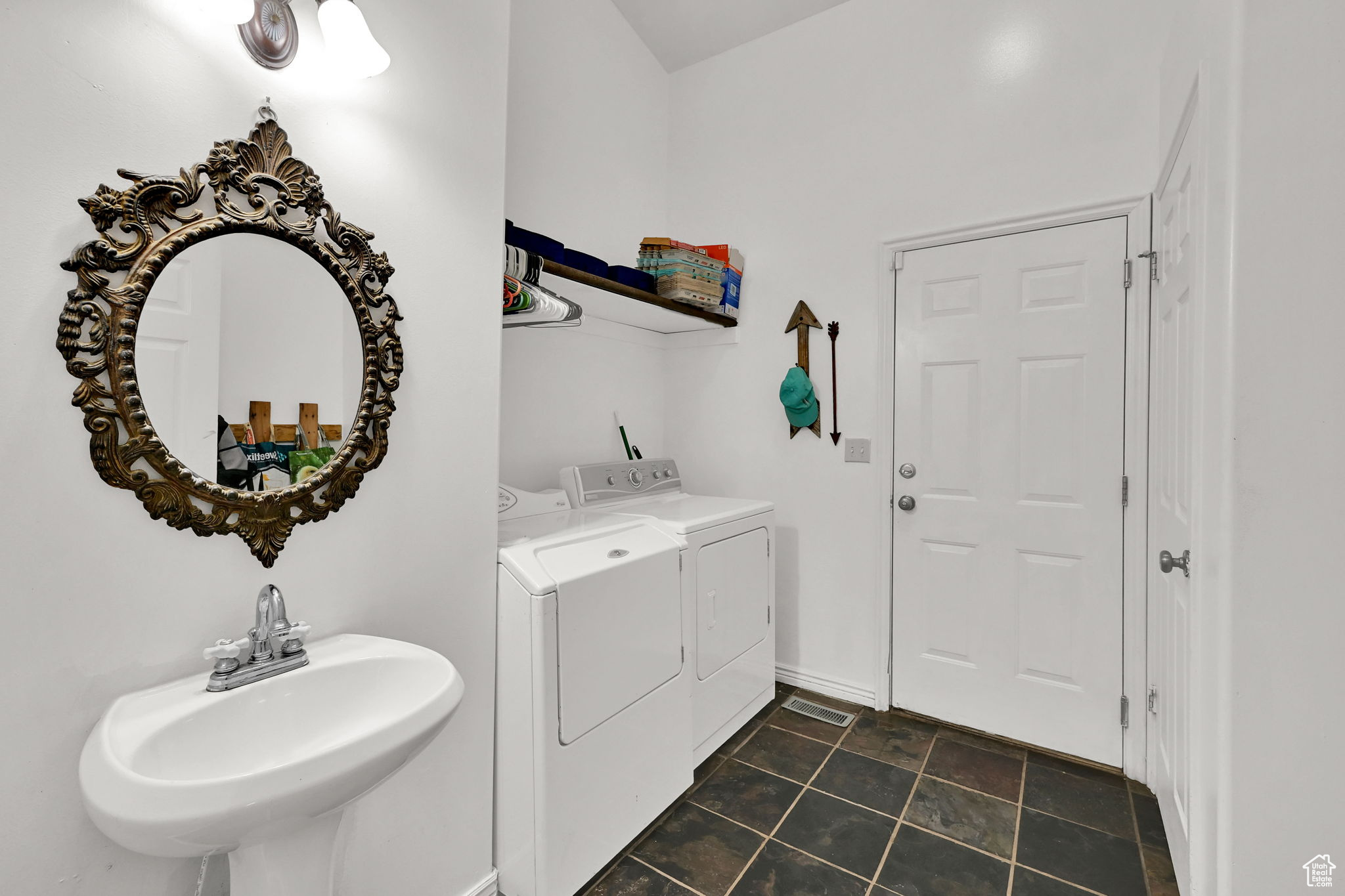 Tremonton, Utah, 84337, United States, 4 Bedrooms Bedrooms, ,3 BathroomsBathrooms,Residential,For Sale,1924806