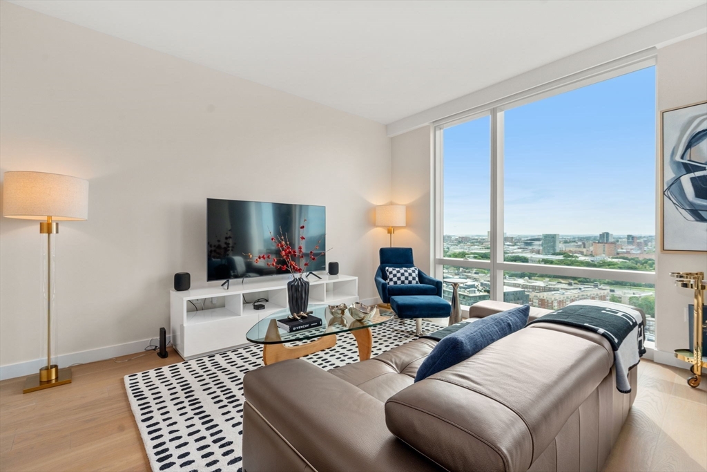 Boston, Massachusetts, 02215, United States, 2 Bedrooms Bedrooms, ,2 BathroomsBathrooms,Residential,For Sale,1941933