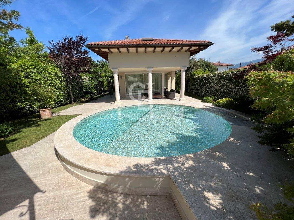 via dazzi, Forte dei Marmi, Lucca, 55042, IT, 5 Bedrooms Bedrooms, ,5 BathroomsBathrooms,Residential,For Sale,via dazzi,1620153