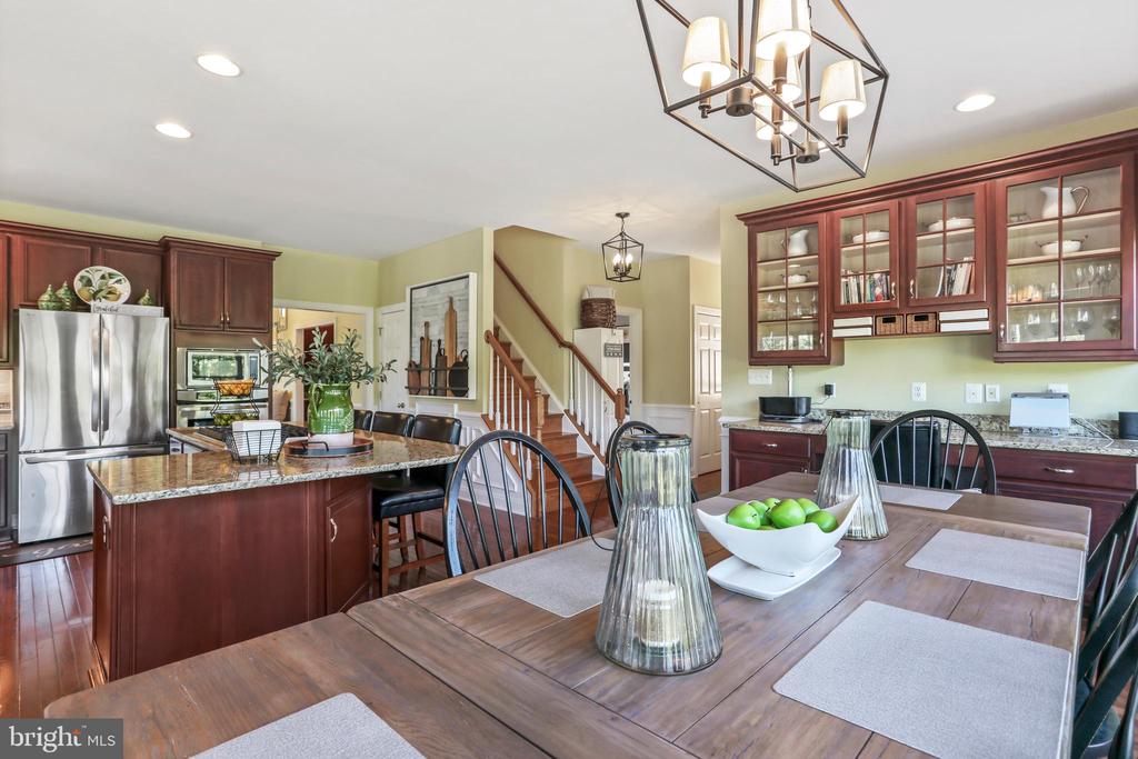 Waterford, Virginia, 20197, United States, 4 Bedrooms Bedrooms, ,5 BathroomsBathrooms,Residential,For Sale,1941290