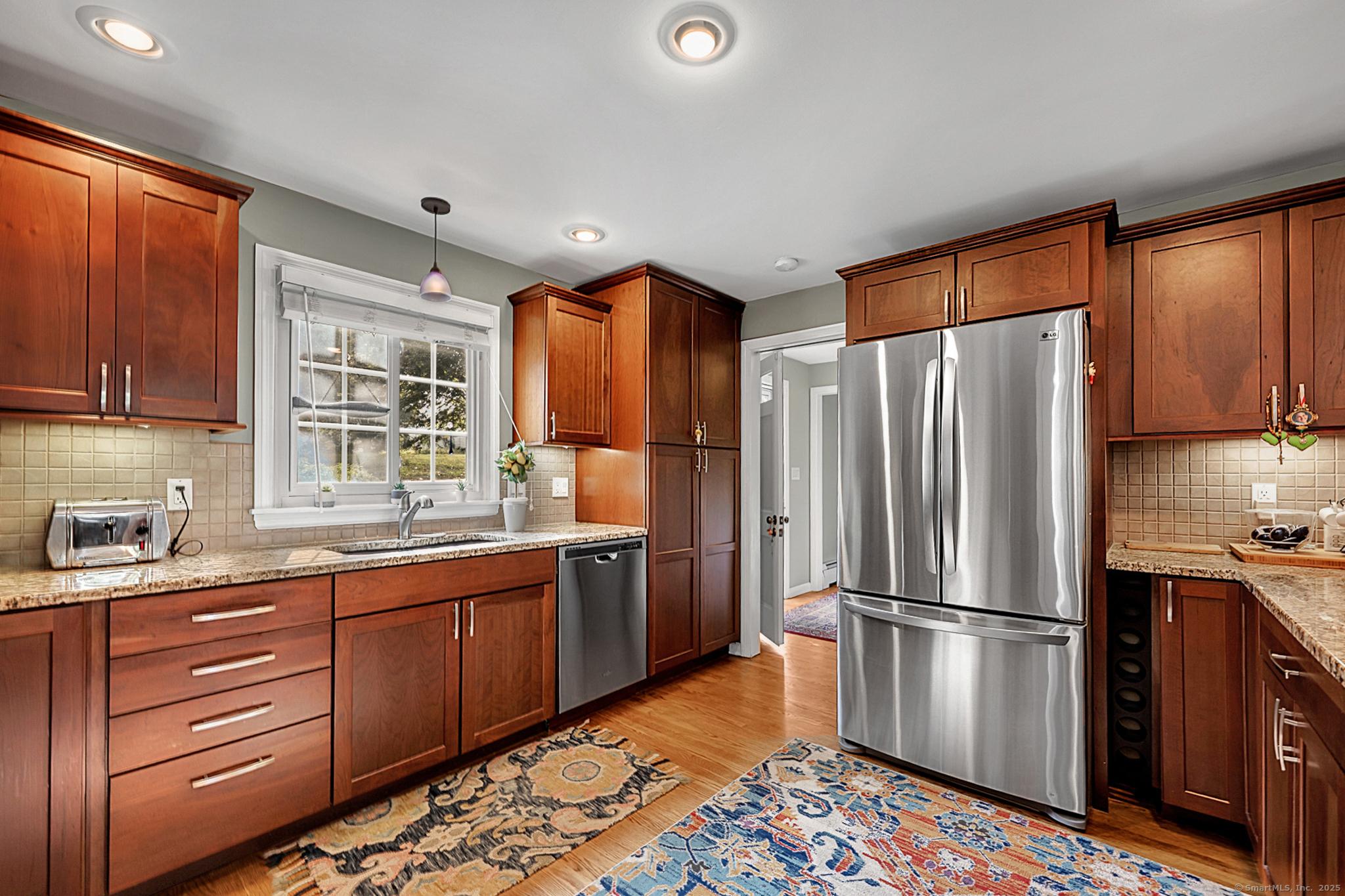 Middletown, Connecticut, 06457, United States, 4 Bedrooms Bedrooms, ,2 BathroomsBathrooms,Residential,For Sale,1920359