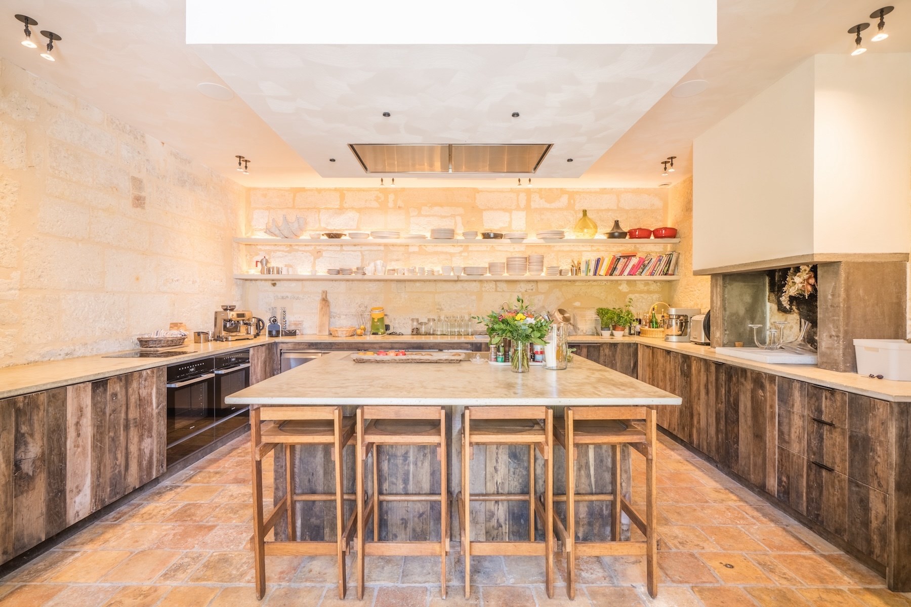  Fully renovated private mansion of over 1,100 sqm with garden, swimming pool an… - 物件實景
