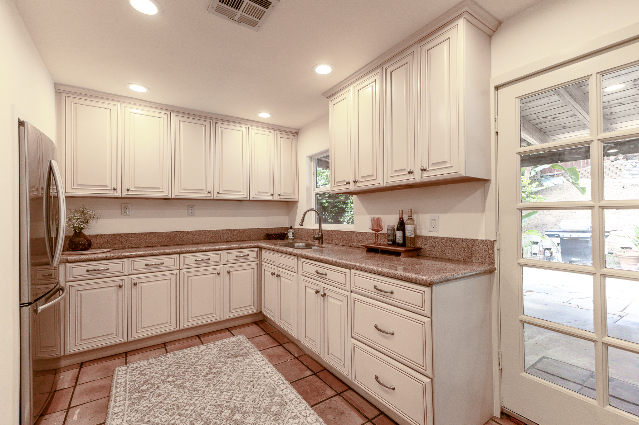  927 Pine Grove Ave - 物件實景