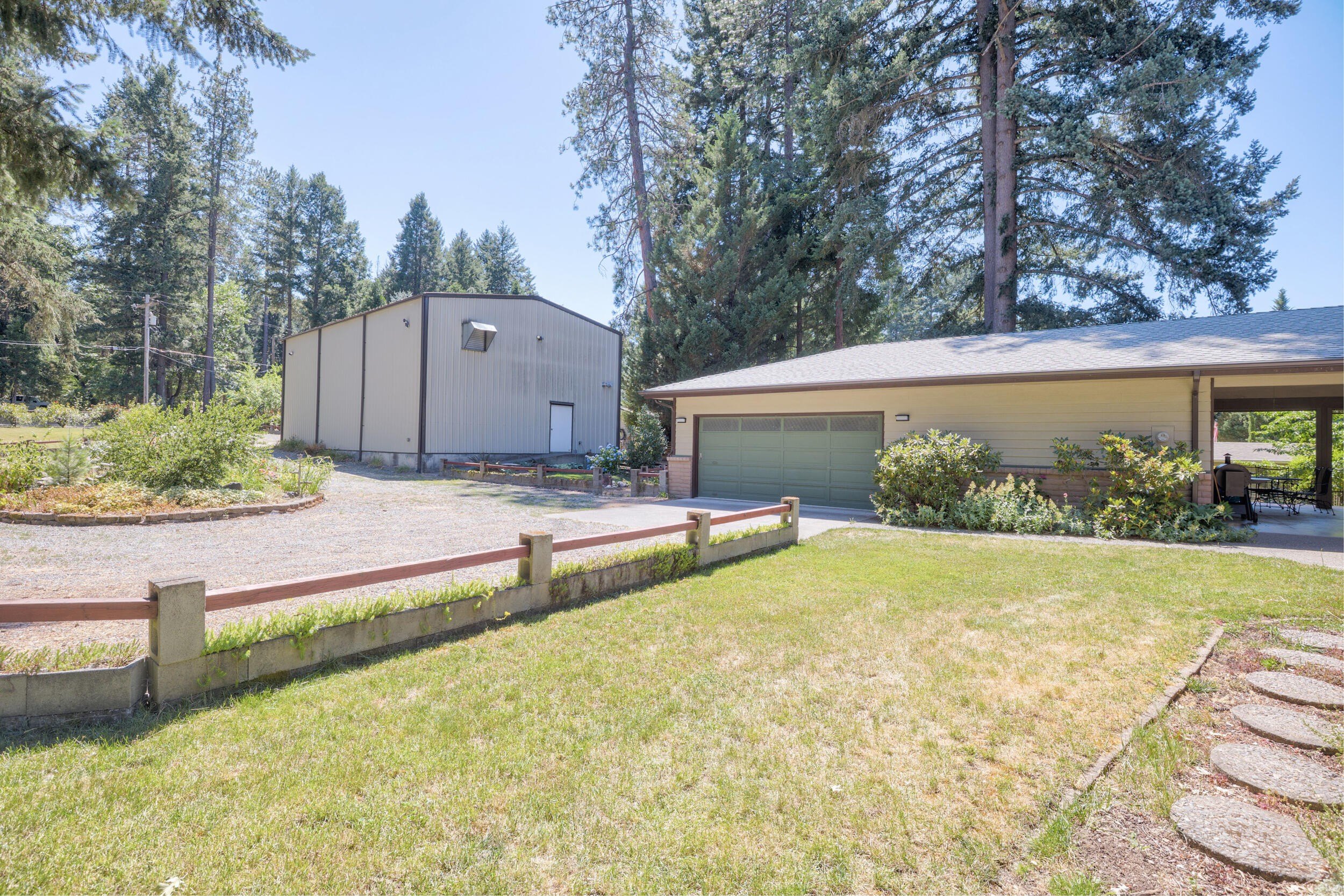 Grants Pass, Oregon, 97527, United States, 3 Bedrooms Bedrooms, ,3 BathroomsBathrooms,Residential,For Sale,1822817