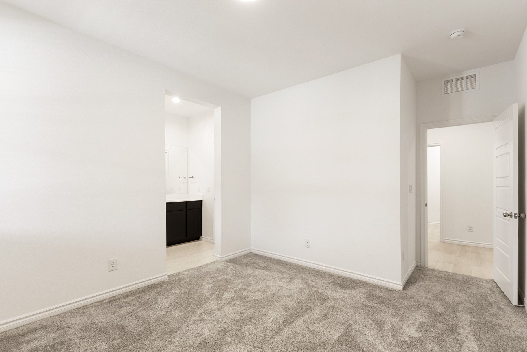  Single Story Home with RV 4 Car Garage Built in 2023 - 物件實景