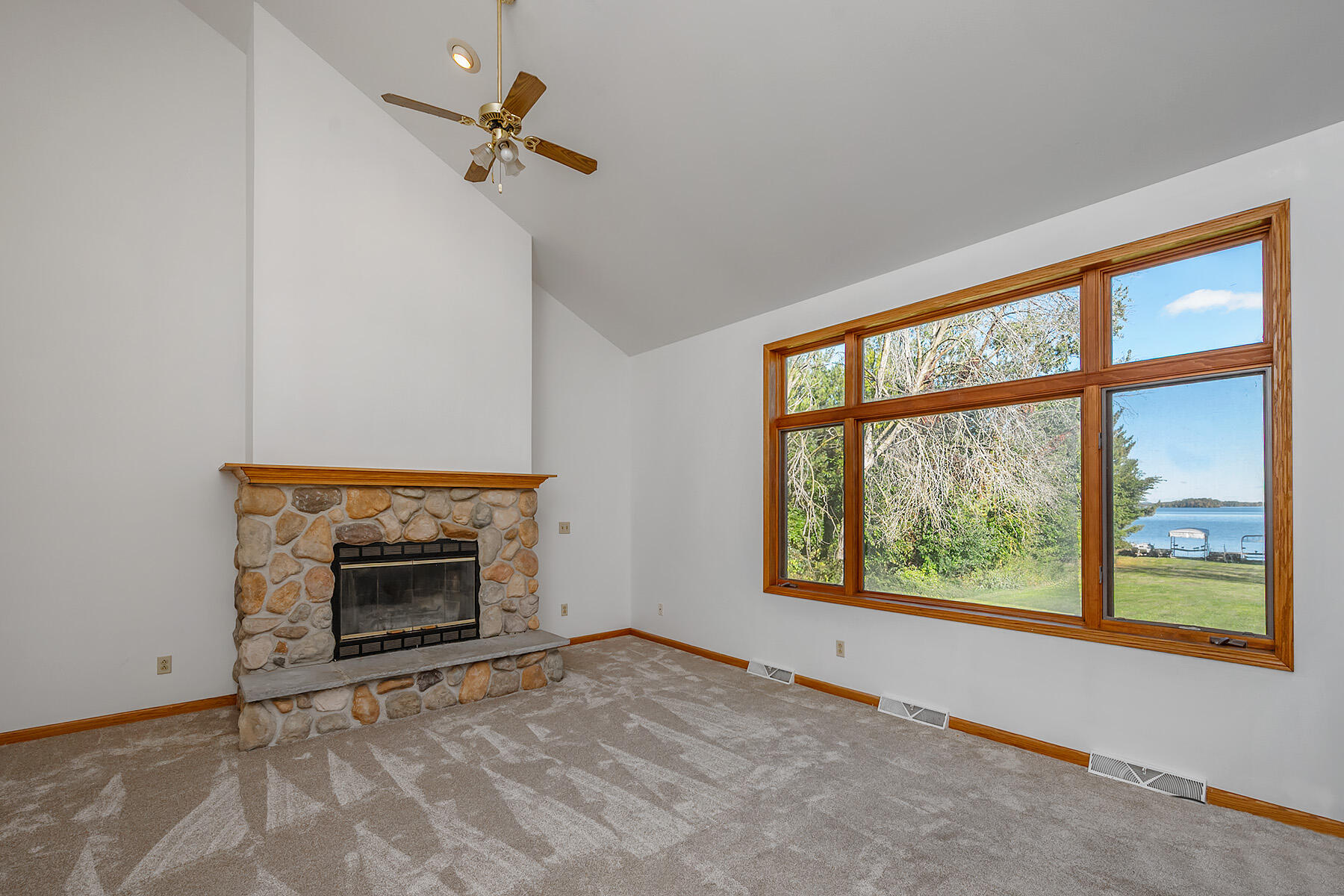 Hustisford, Wisconsin, 53034, United States, 3 Bedrooms Bedrooms, ,3 BathroomsBathrooms,Residential,For Sale,1962581