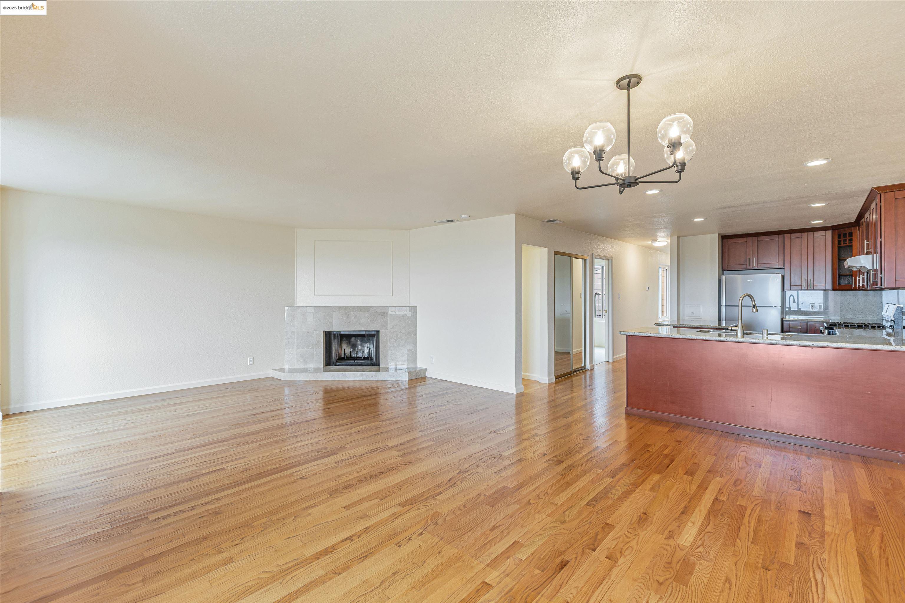 San Francisco, California, 94122, United States, 3 Bedrooms Bedrooms, ,3 BathroomsBathrooms,Residential,For Sale,1949271