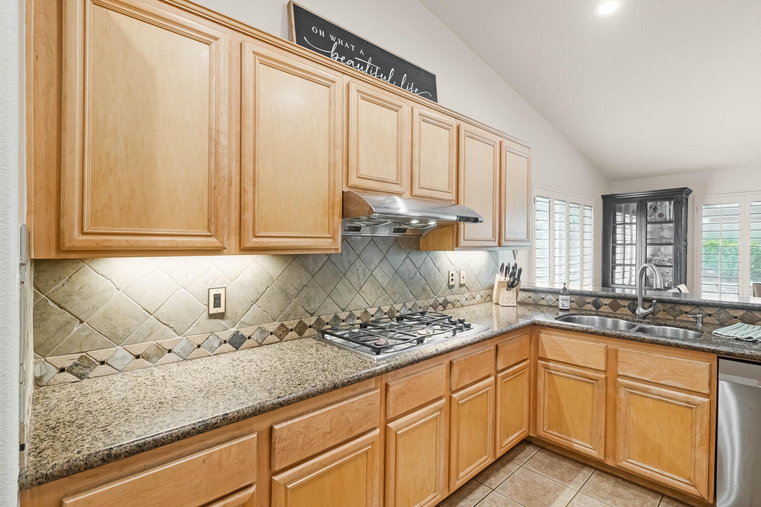 La Quinta, California, 92253, United States, 4 Bedrooms Bedrooms, ,2 BathroomsBathrooms,Residential,For Sale,1931637