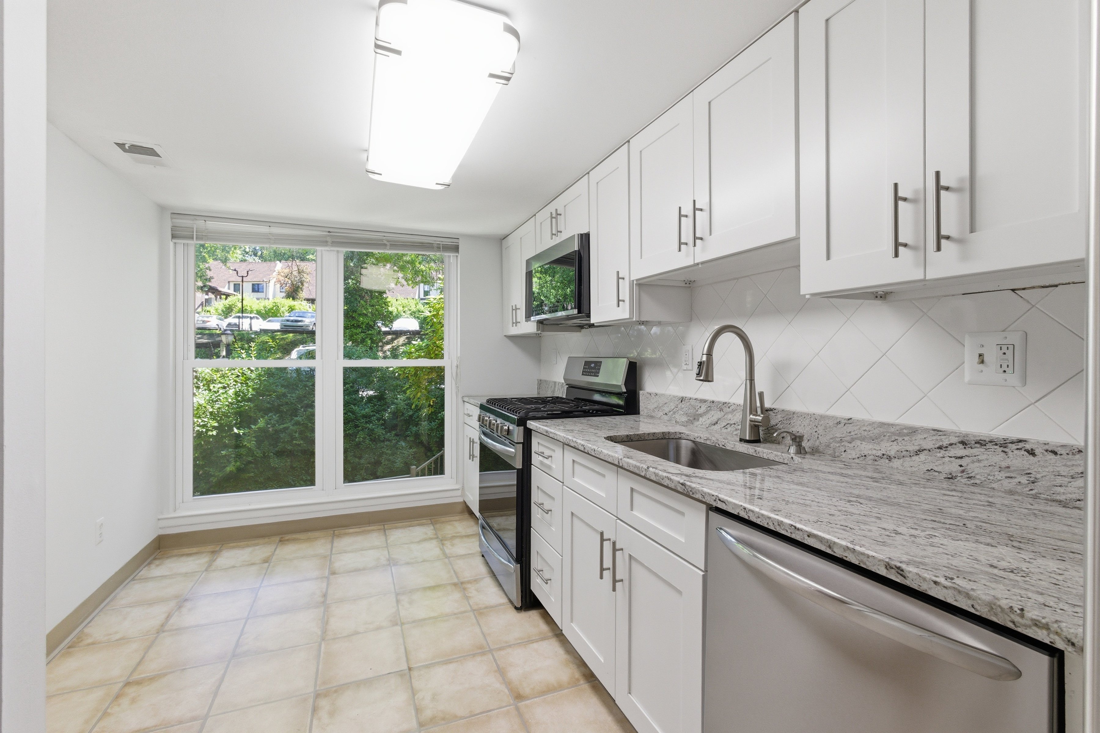  289 Shawmont Avenue #E, Philadelphia, PA 19128 - 物件實景