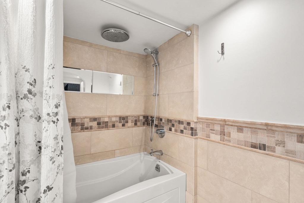 Newton, Massachusetts, 02464, United States, 3 Bedrooms Bedrooms, ,2 BathroomsBathrooms,Residential,For Sale,2000797