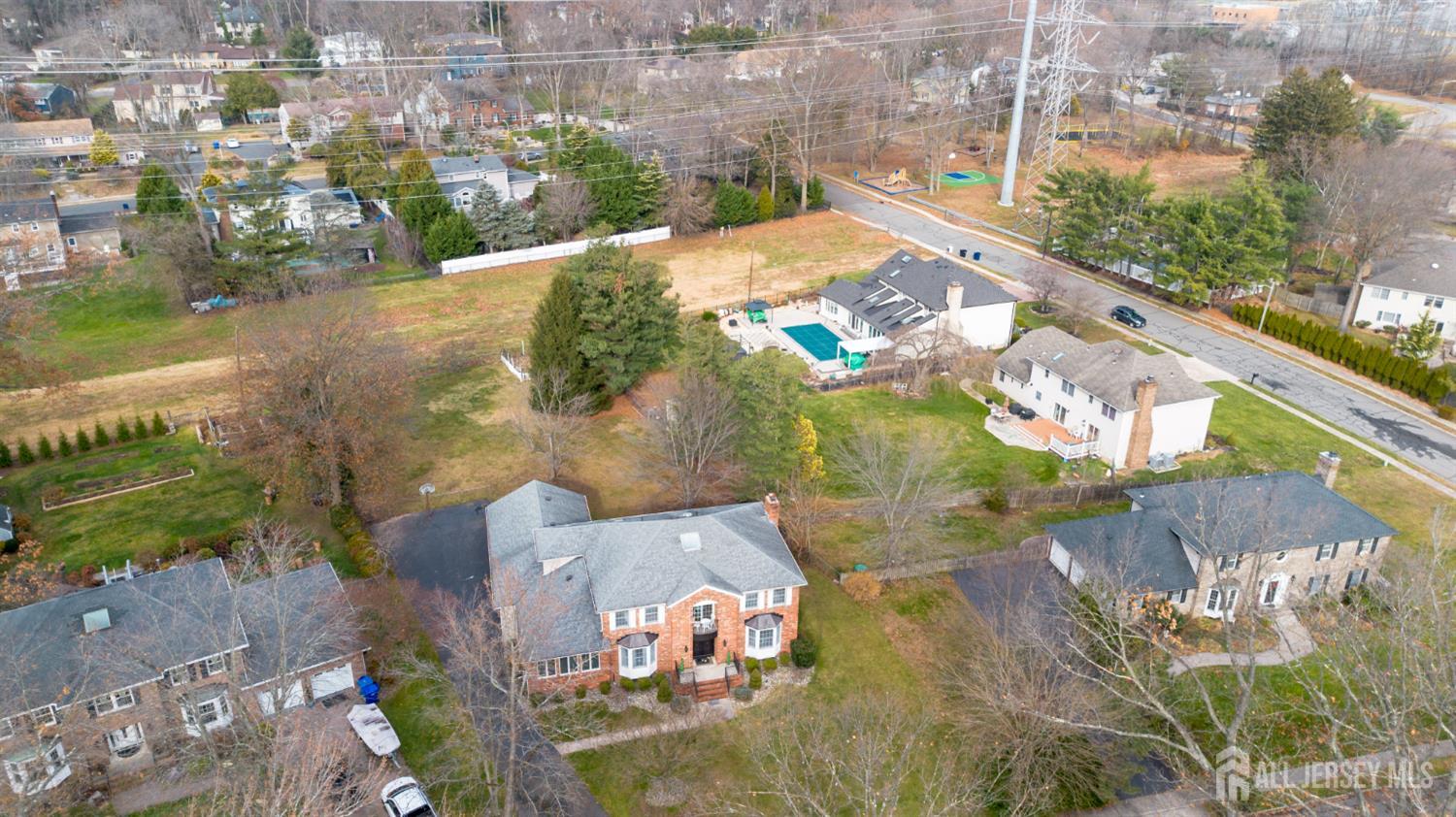 North Brunswick, New Jersey, 08902, United States, 5 Bedrooms Bedrooms, ,3 BathroomsBathrooms,Residential,For Sale,2002843