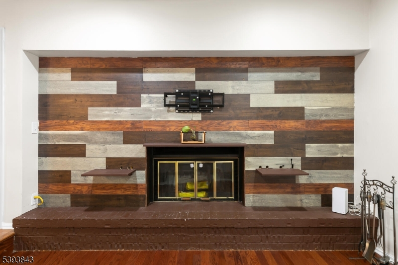 Bernards Twp., New Jersey, 07920, United States, 2 Bedrooms Bedrooms, ,3 BathroomsBathrooms,Residential,For Sale,1972655