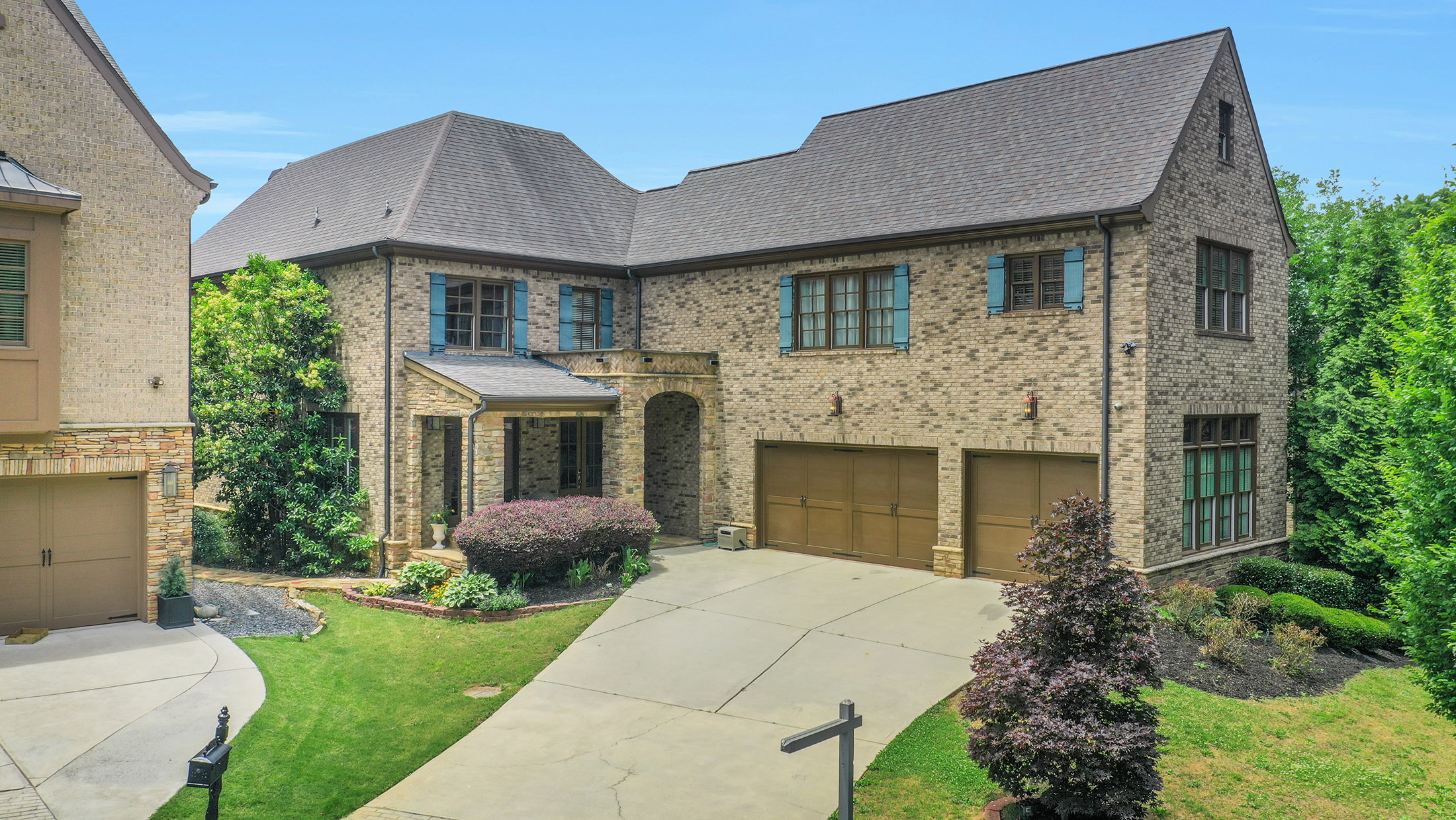  Sophisticated Brick Residence in Coveted Brookhaven Location - 物件實景