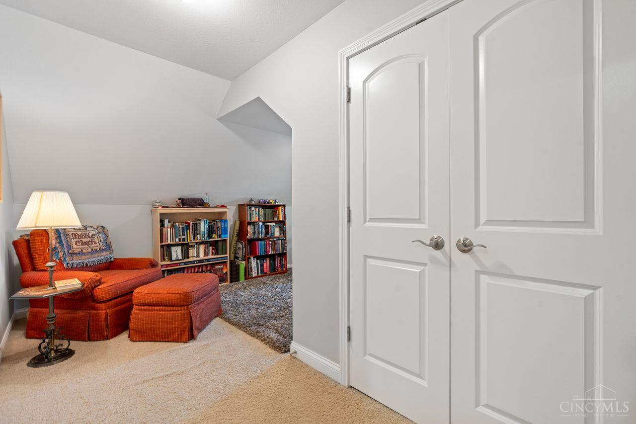 Hamilton Twp, Ohio, 45039, United States, 5 Bedrooms Bedrooms, ,4 BathroomsBathrooms,Residential,For Sale,1989607