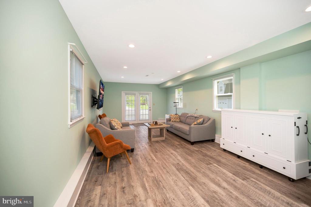 Hague, Virginia, 22469, United States, 4 Bedrooms Bedrooms, ,3 BathroomsBathrooms,Residential,For Sale,1944720