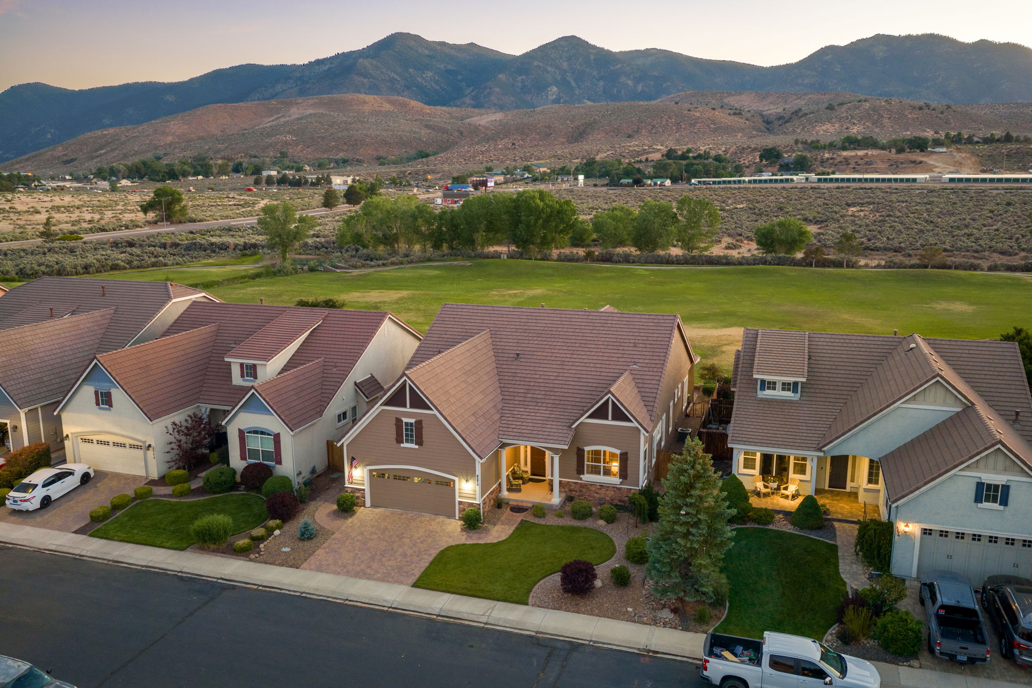  Refined Minden Living with Designer Touches and Captivating Mountain Views - 物件實景