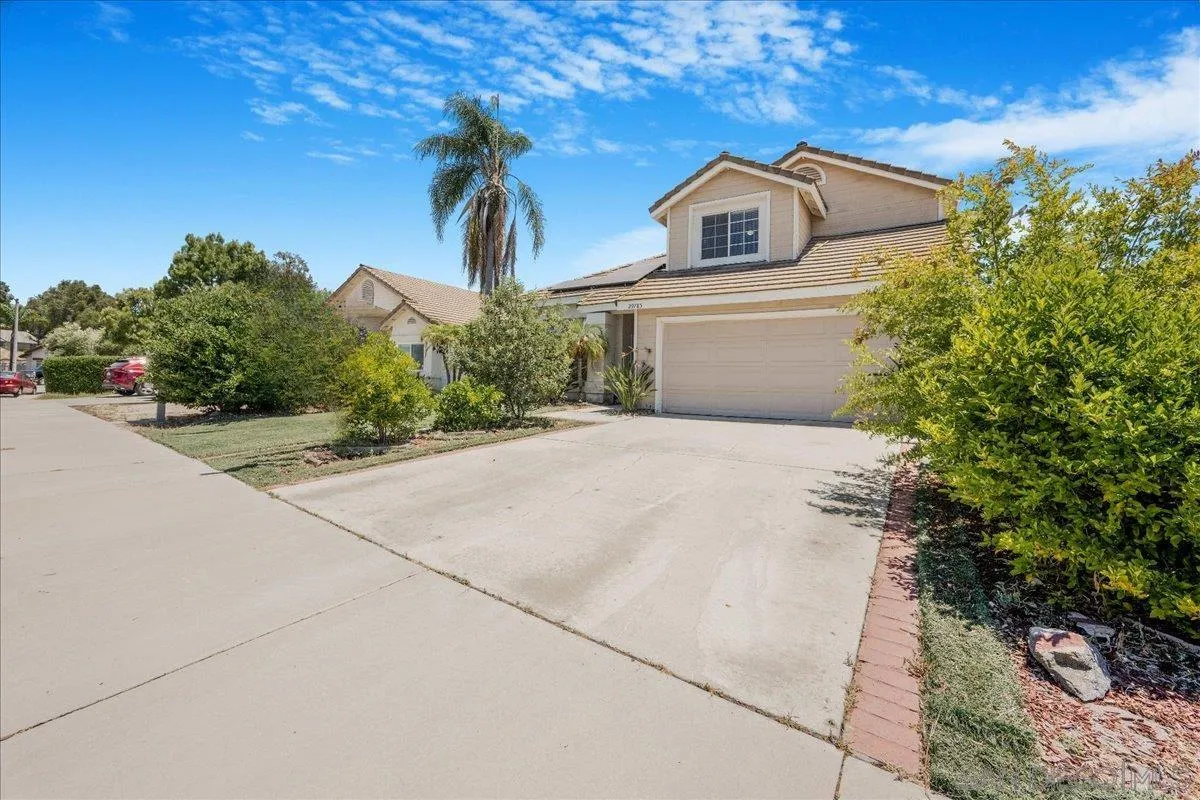 Temecula, California, 92591, United States, 4 Bedrooms Bedrooms, ,3 BathroomsBathrooms,Residential,For Sale,1877414