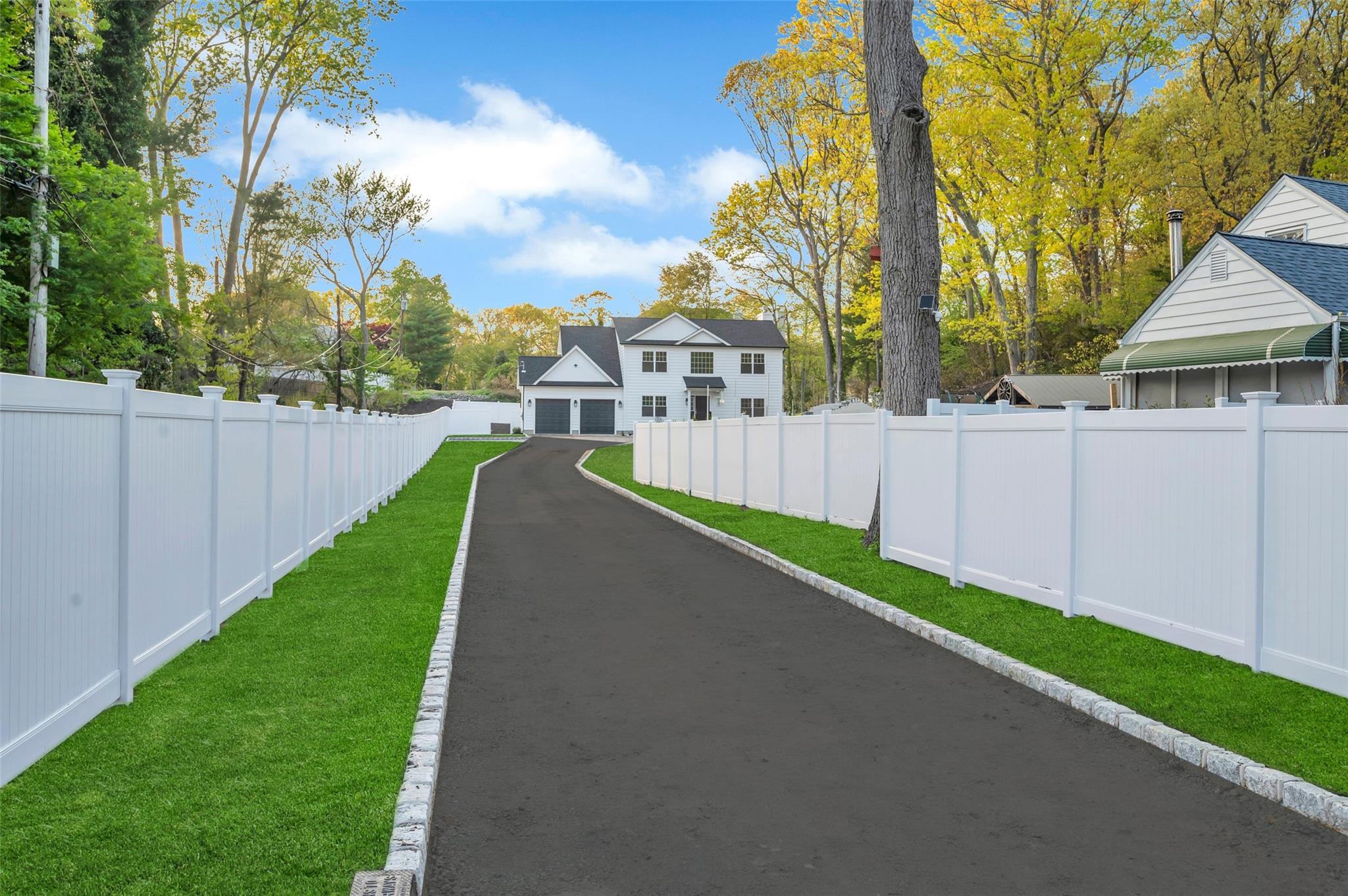 Smithtown, New York, 11787, United States, 4 Bedrooms Bedrooms, ,3 BathroomsBathrooms,Residential,For Sale,1796474