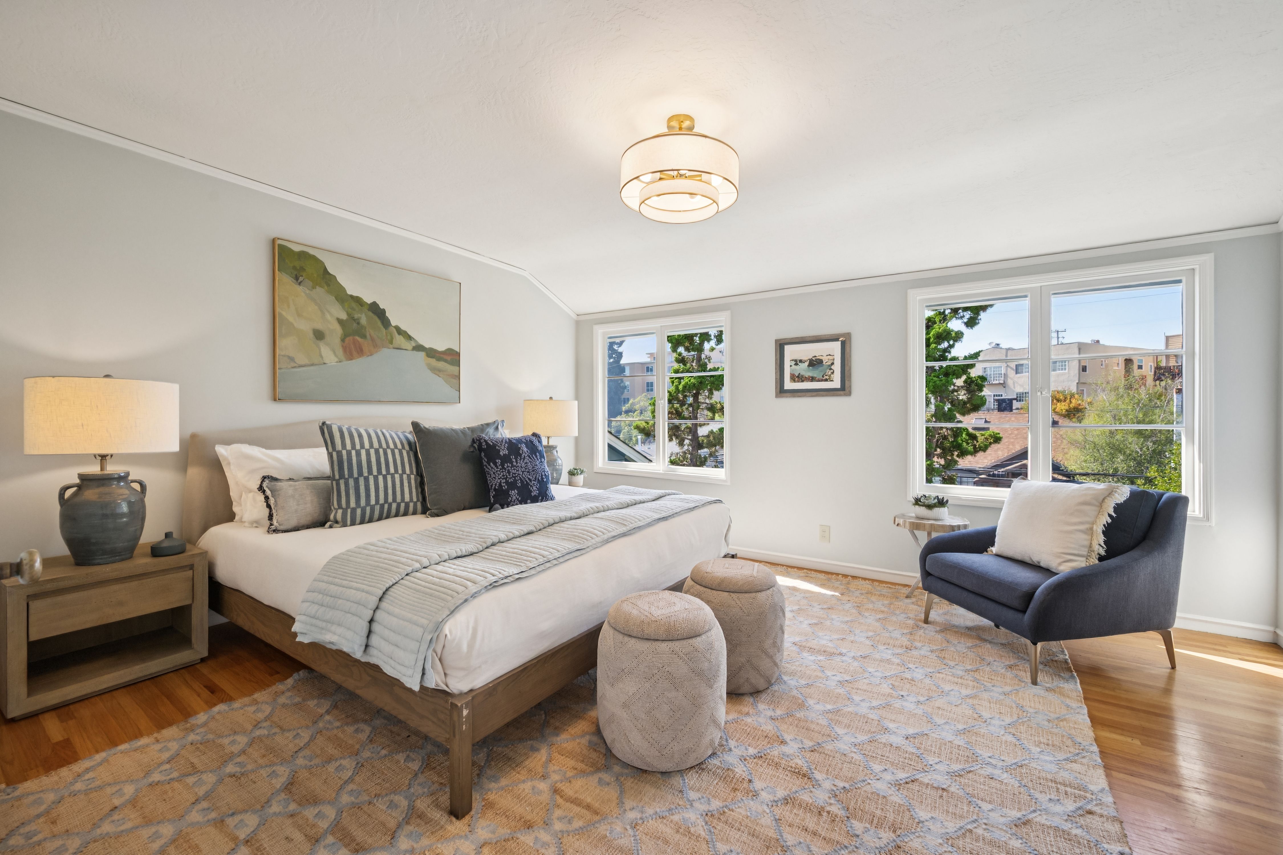  Spacious Corner-Lot Residence Offering Flexible Living Near Lake Merritt - 物件實景