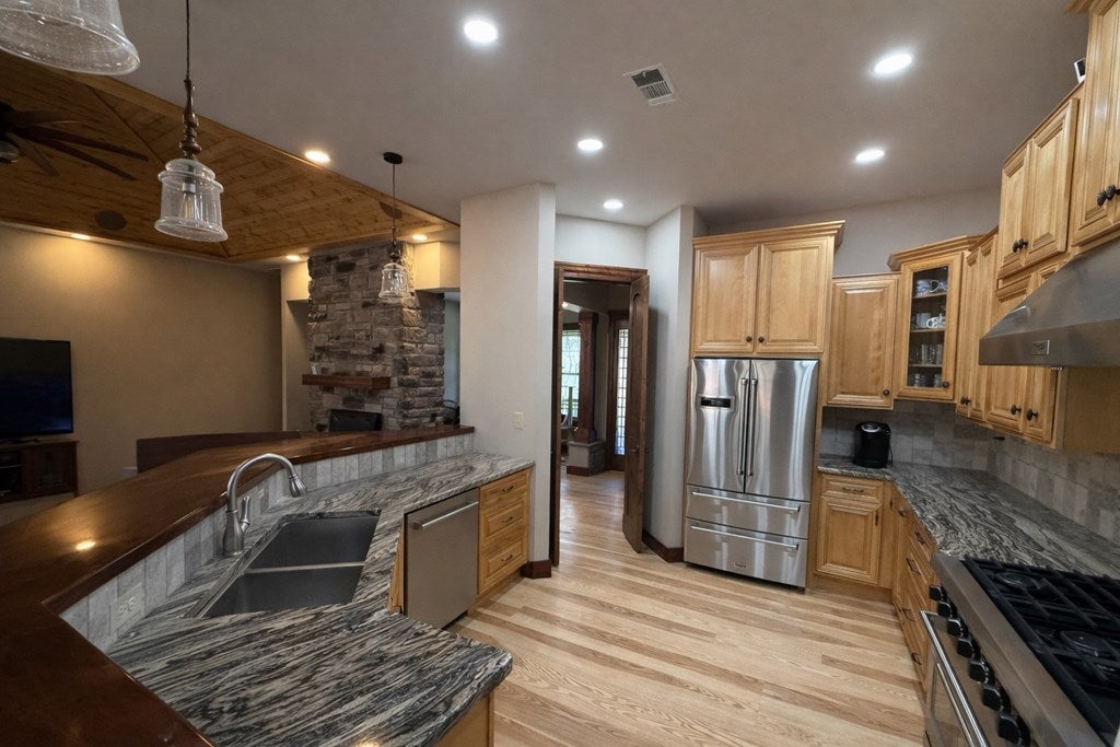 Young Harris, Georgia, 30582, United States, 3 Bedrooms Bedrooms, ,3 BathroomsBathrooms,Residential,For Sale,2013393