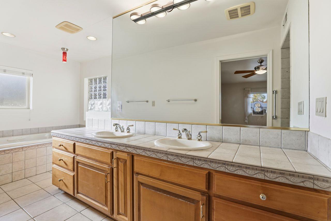 Sacramento, California, 95822, United States, 3 Bedrooms Bedrooms, ,2 BathroomsBathrooms,Residential,For Sale,1989013