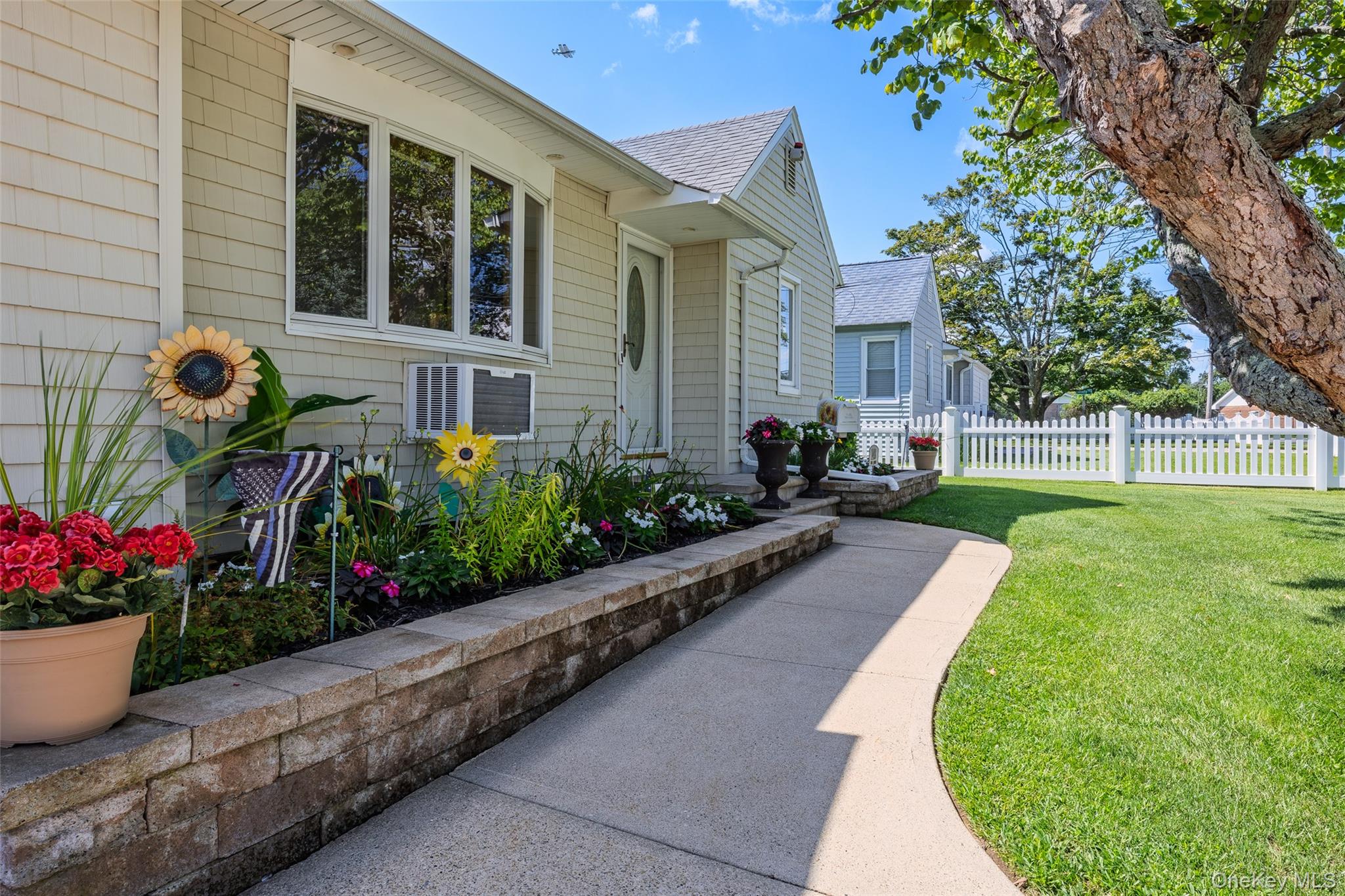 Birs Ave, Lindenhurst, NY 11757 #1