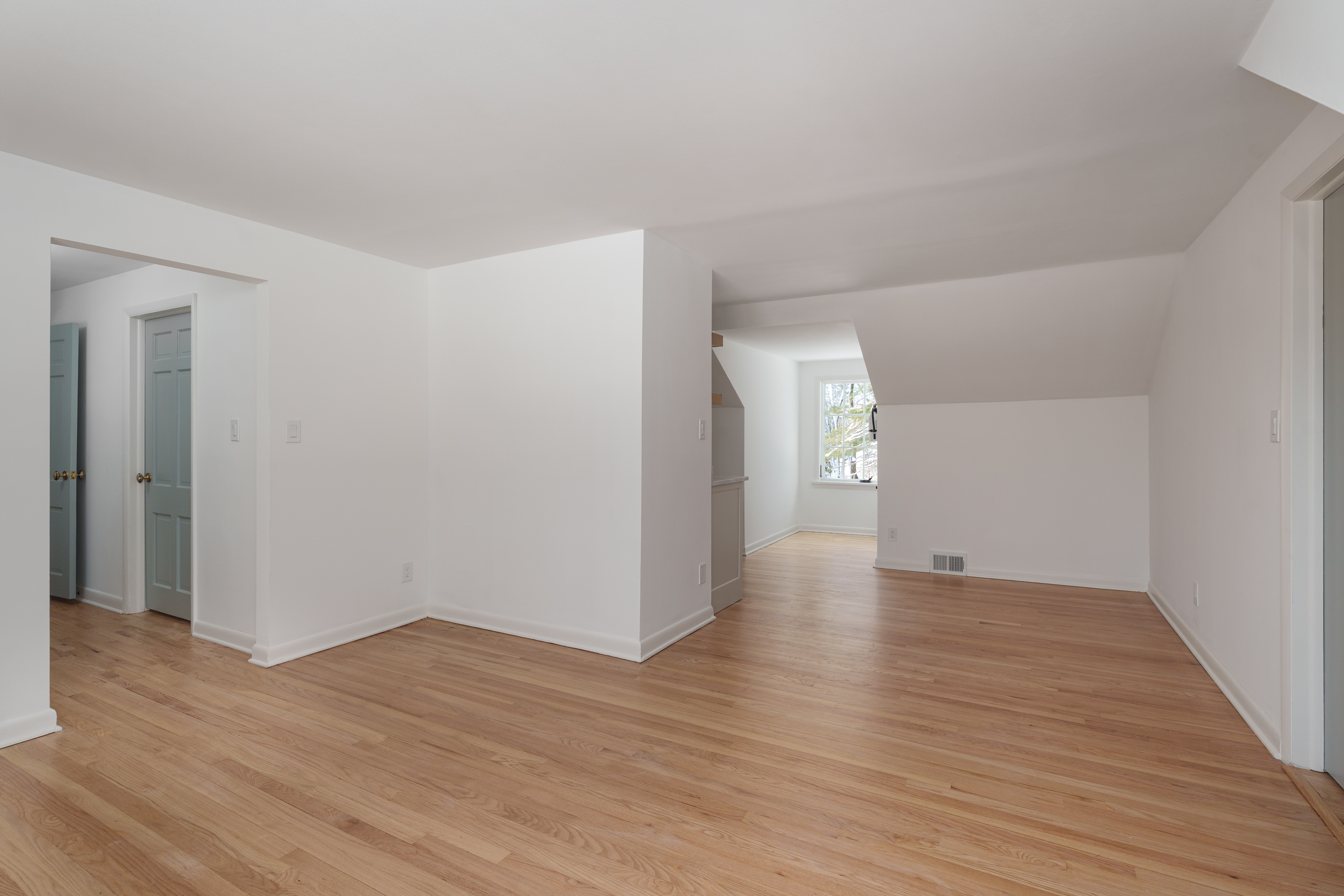  An Uncompromising Renovation Infused with Chic Designer Style - 物件實景