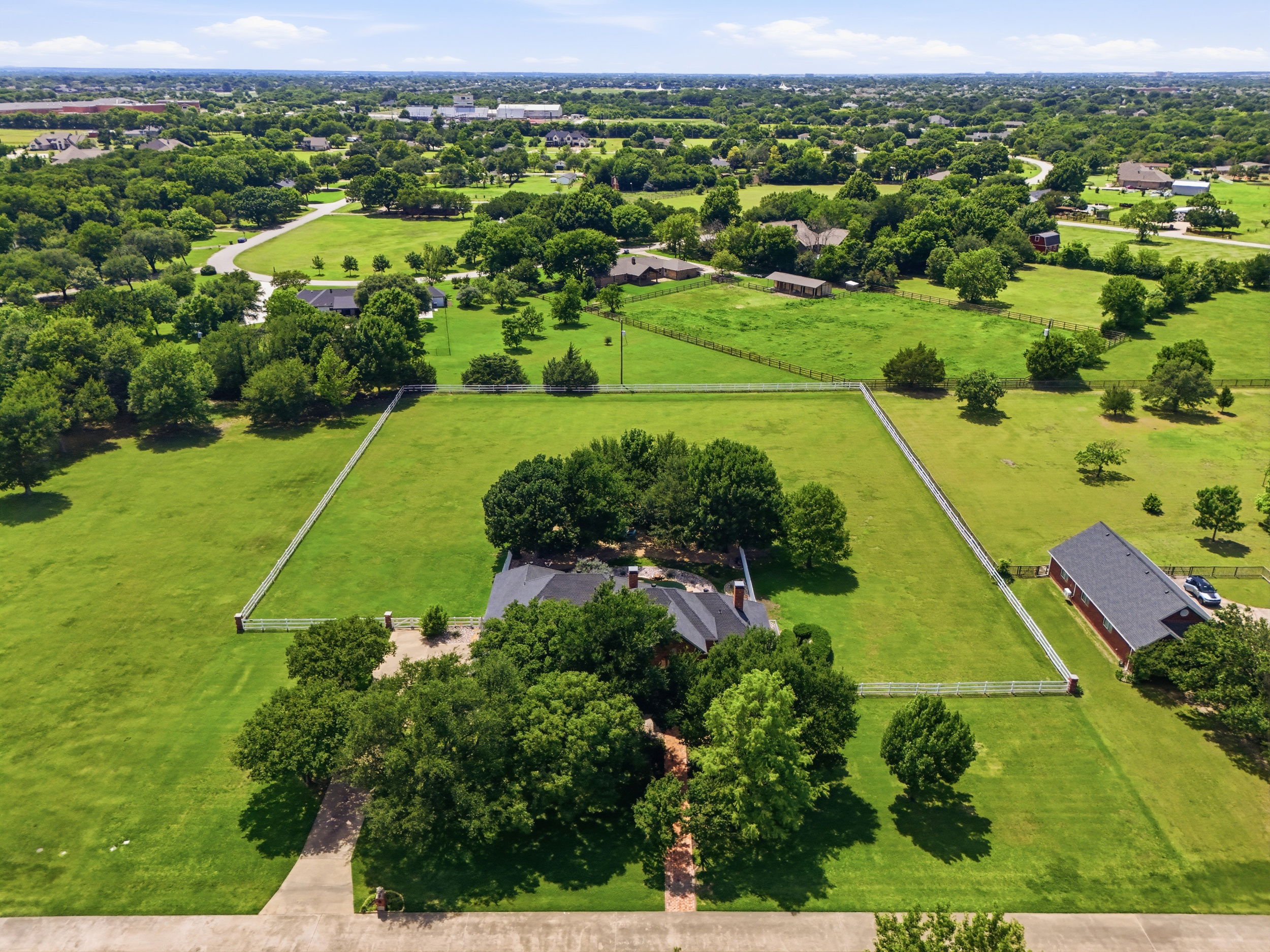  2 Acres of Country Living in Lucas, Texas - 物件實景
