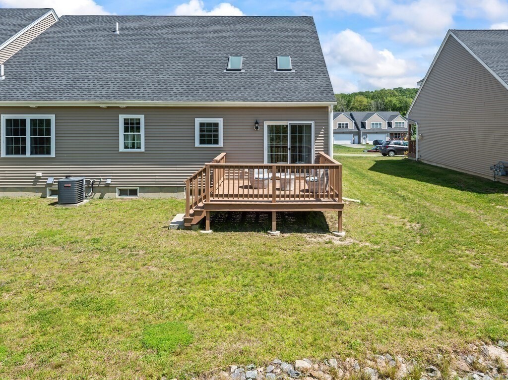Sutton, Massachusetts, 01590, United States, 2 Bedrooms Bedrooms, ,3 BathroomsBathrooms,Residential,For Sale,1942823