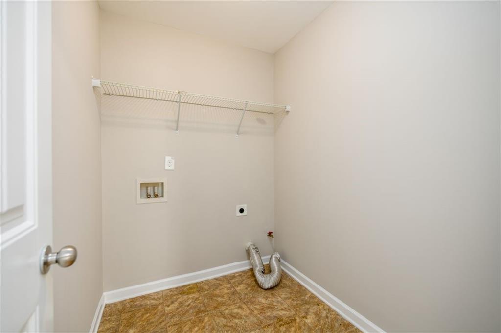 Grayson, Georgia, 30017, United States, 5 Bedrooms Bedrooms, ,3 BathroomsBathrooms,Residential,For Sale,1838638