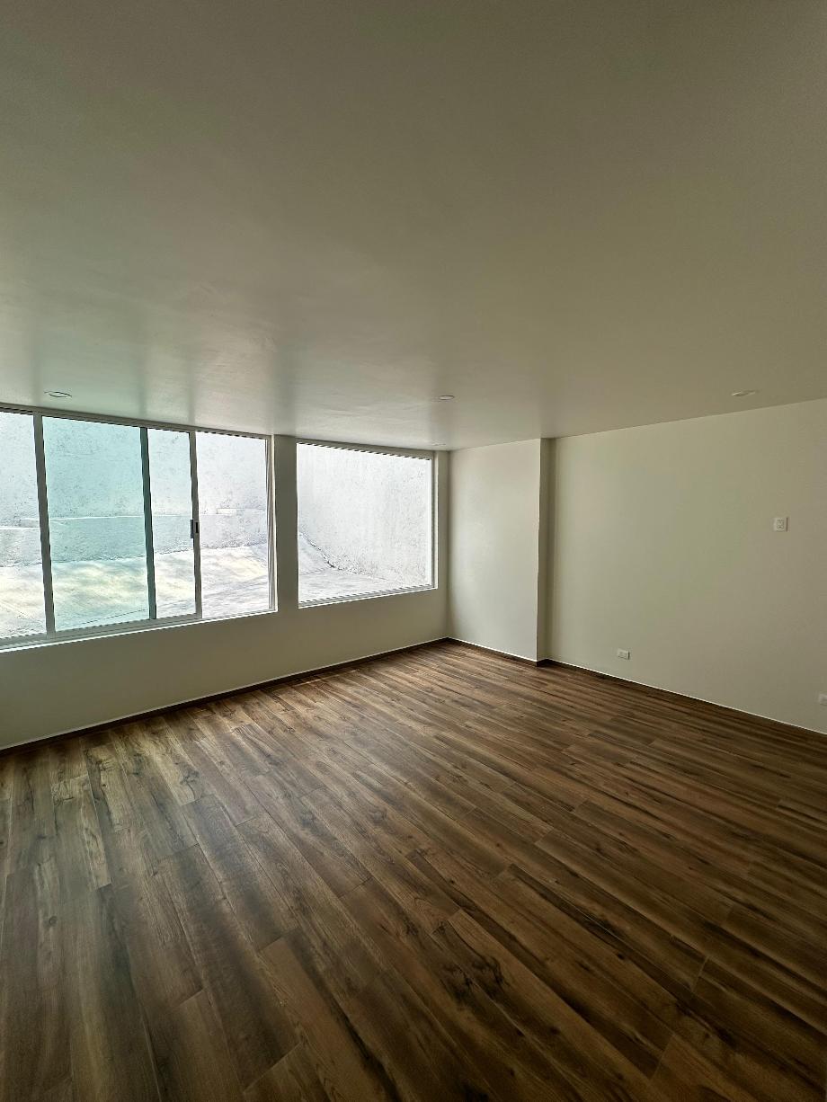 Atizapán de Zaragoza, Estado de méxico, 52957, Mexico, 3 Bedrooms Bedrooms, ,5 BathroomsBathrooms,Residential,For Sale,1917011
