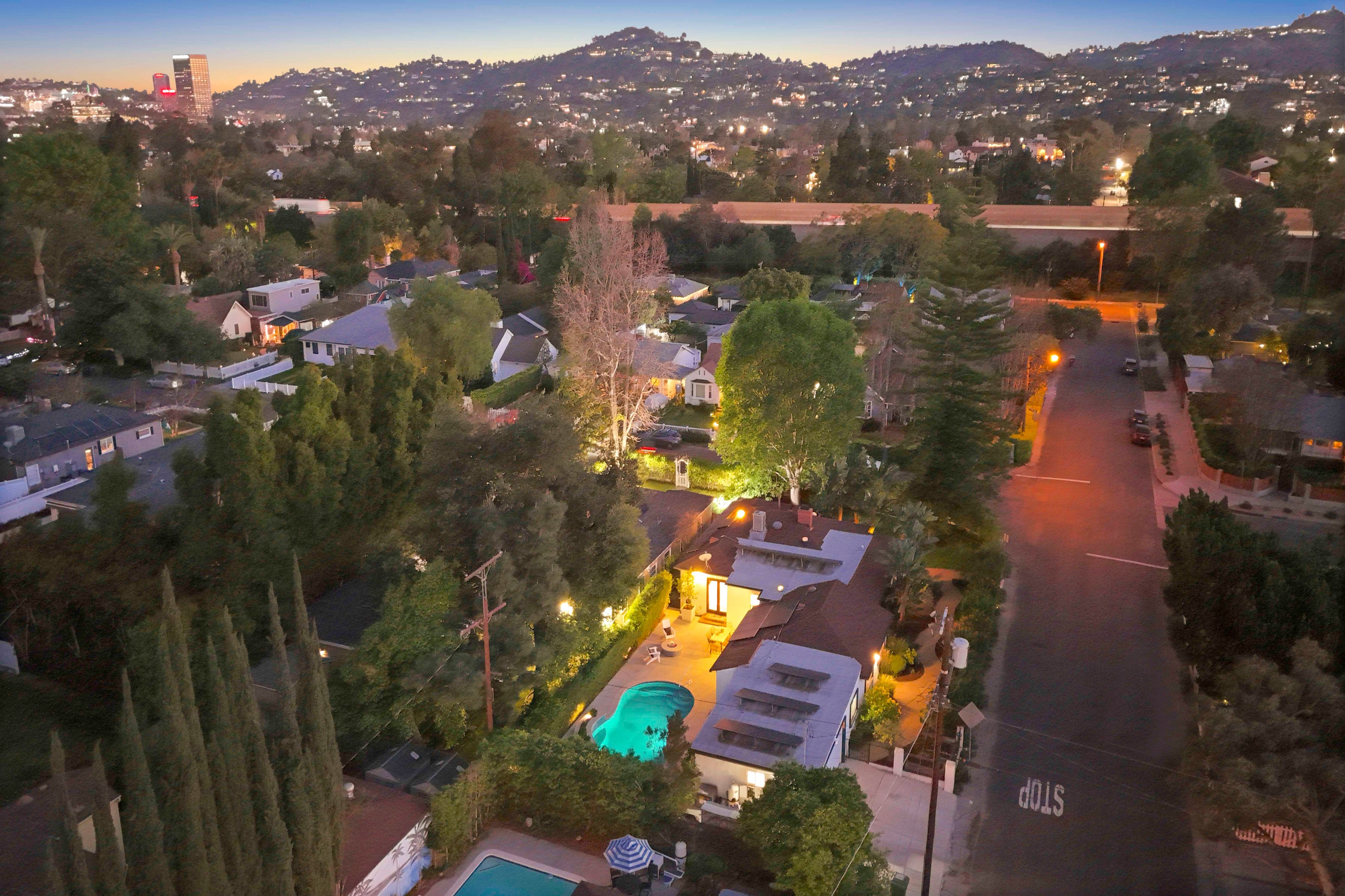  11593 Kling Street - 物件實景