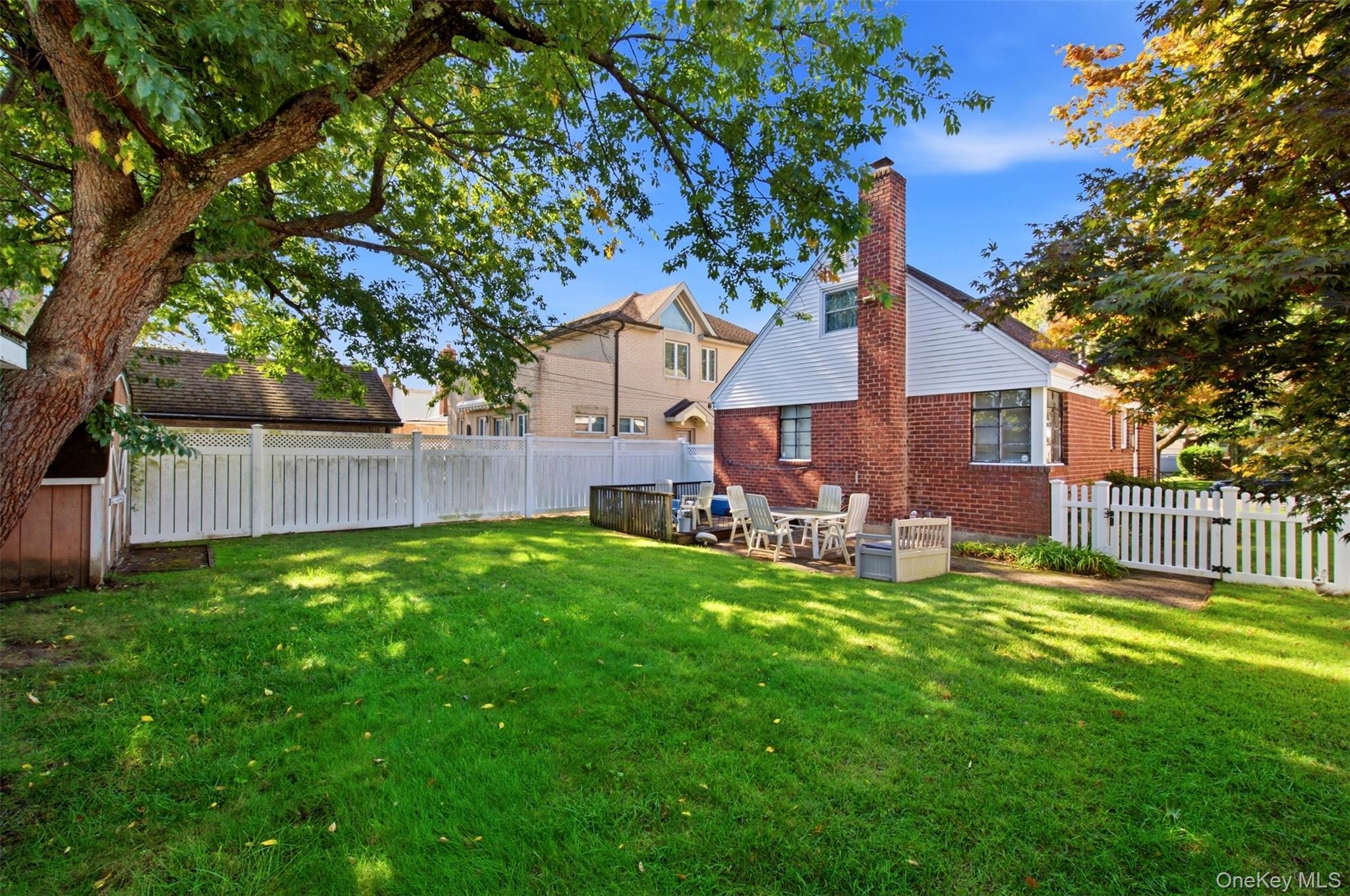  8029 259th Street, Glen Oaks, NY, 11004 - 物件實景