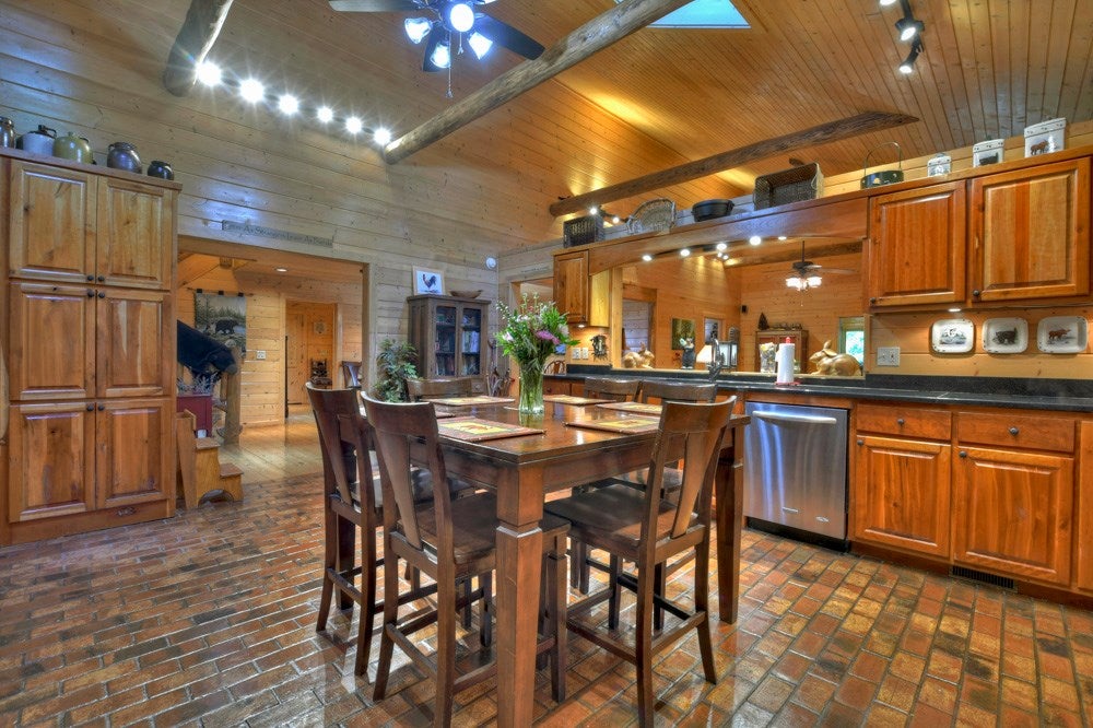 Blue Ridge, Georgia, 30513, United States, 4 Bedrooms Bedrooms, ,3 BathroomsBathrooms,Residential,For Sale,1858921