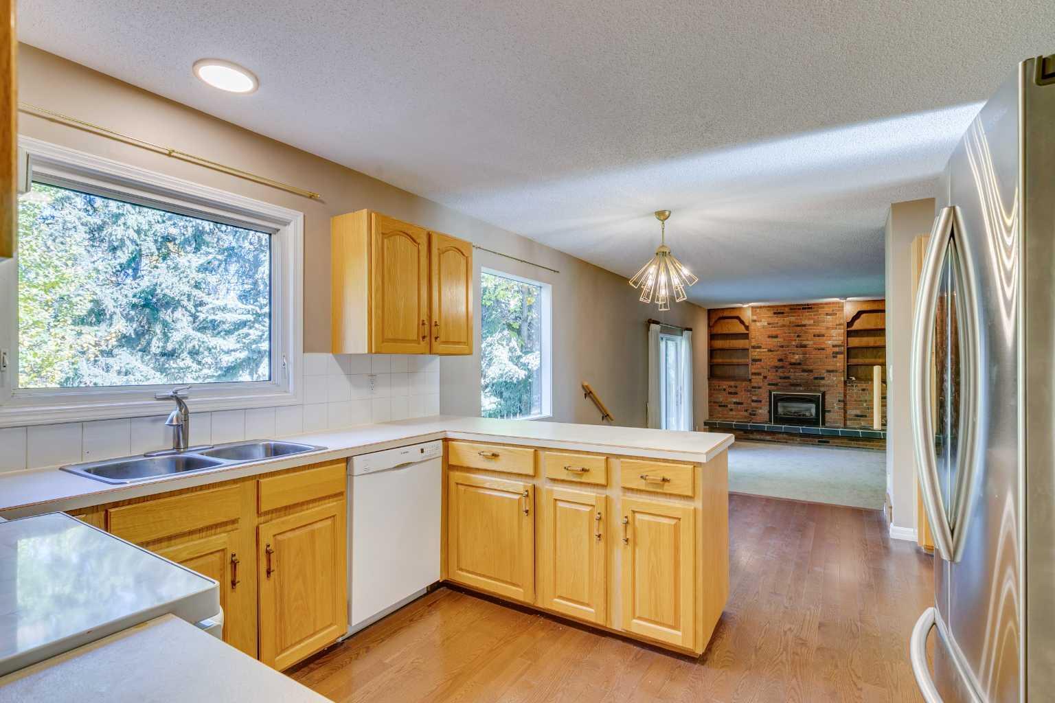 CALGARY, Alberta, T3B 2W3, CA, 7 Bedrooms Bedrooms, ,4 BathroomsBathrooms,Residential,For Sale,1988162