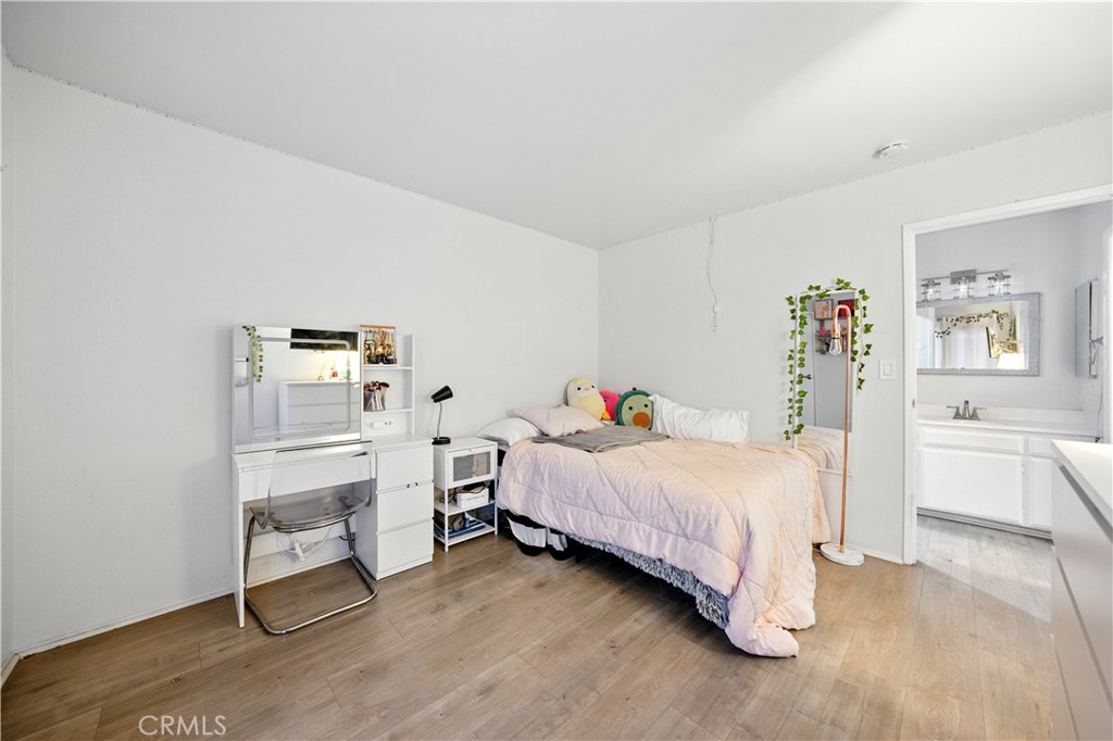 Van Nuys, California, 91405, United States, 3 Bedrooms Bedrooms, ,2 BathroomsBathrooms,Residential,For Sale,1979582