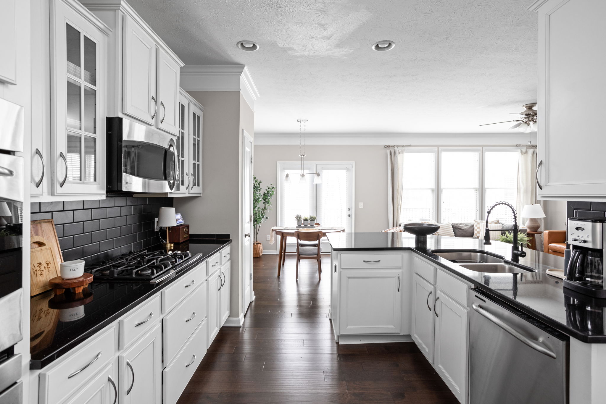  Exceptional 3 Bedroom Townhome in the Village of WestClay - 物件實景