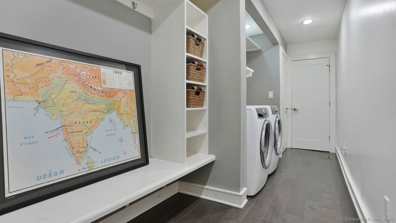 Westport, Connecticut, 06880, United States, 4 Bedrooms Bedrooms, ,4 BathroomsBathrooms,Residential,For Sale,1991642