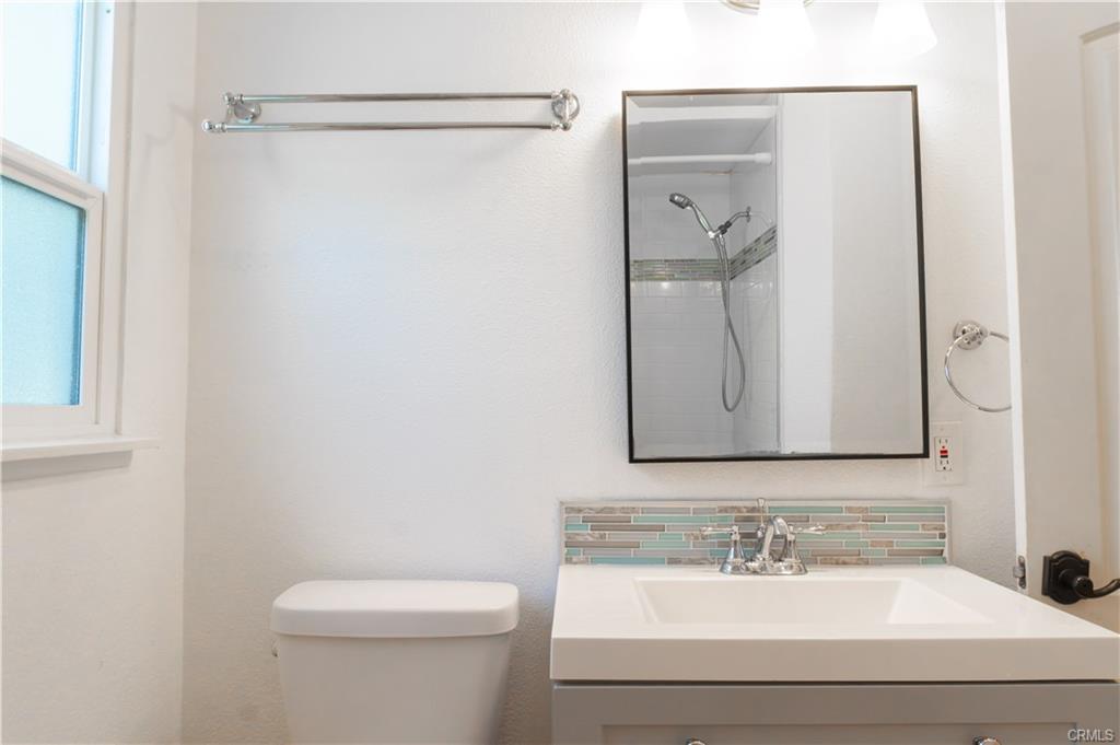Los Angeles, California, 90016, United States, 2 Bedrooms Bedrooms, ,2 BathroomsBathrooms,Residential,For Sale,1930666