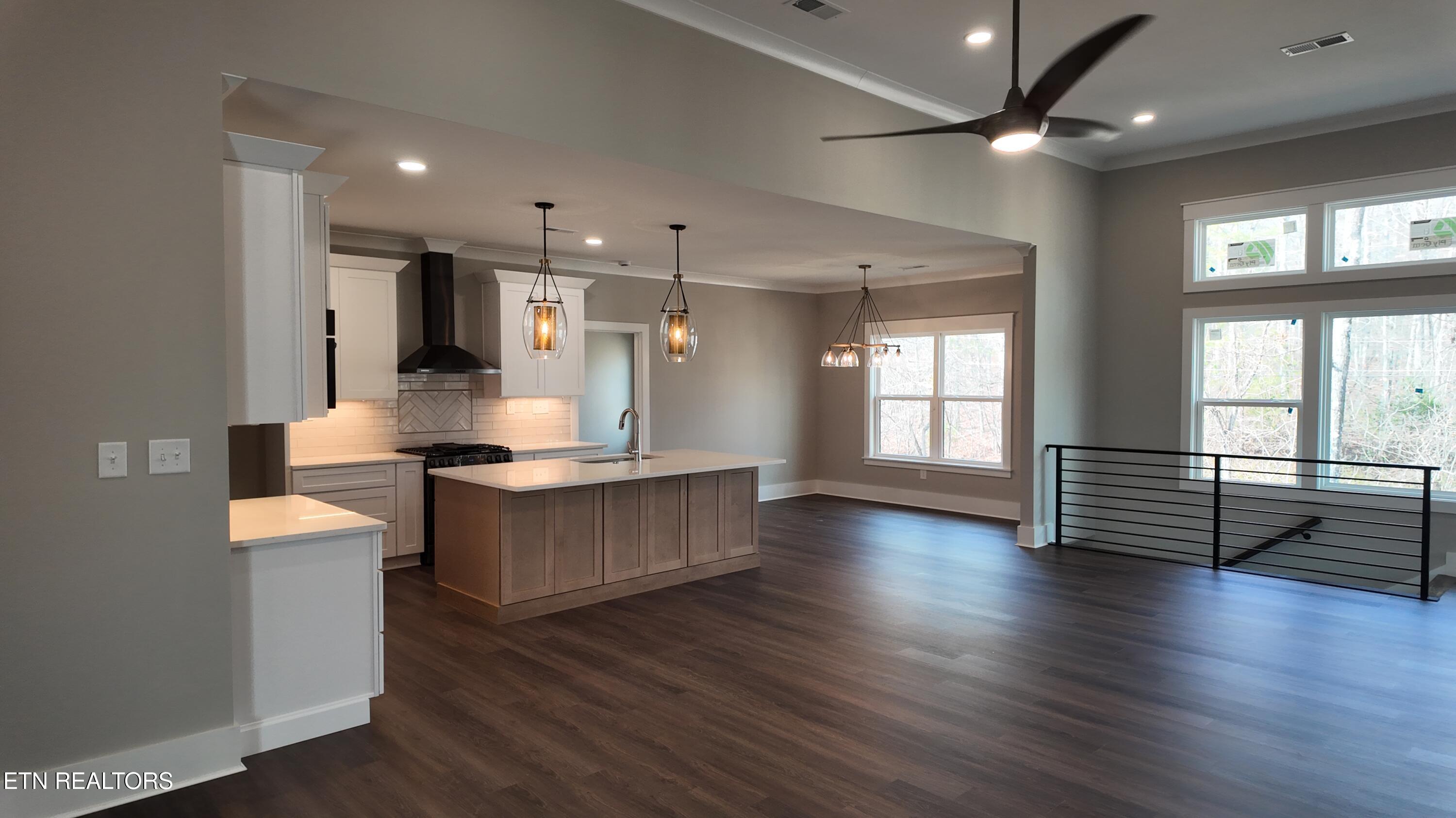 Loudon, Tennessee, 37774, United States, 4 Bedrooms Bedrooms, ,3 BathroomsBathrooms,Residential,For Sale,1981899