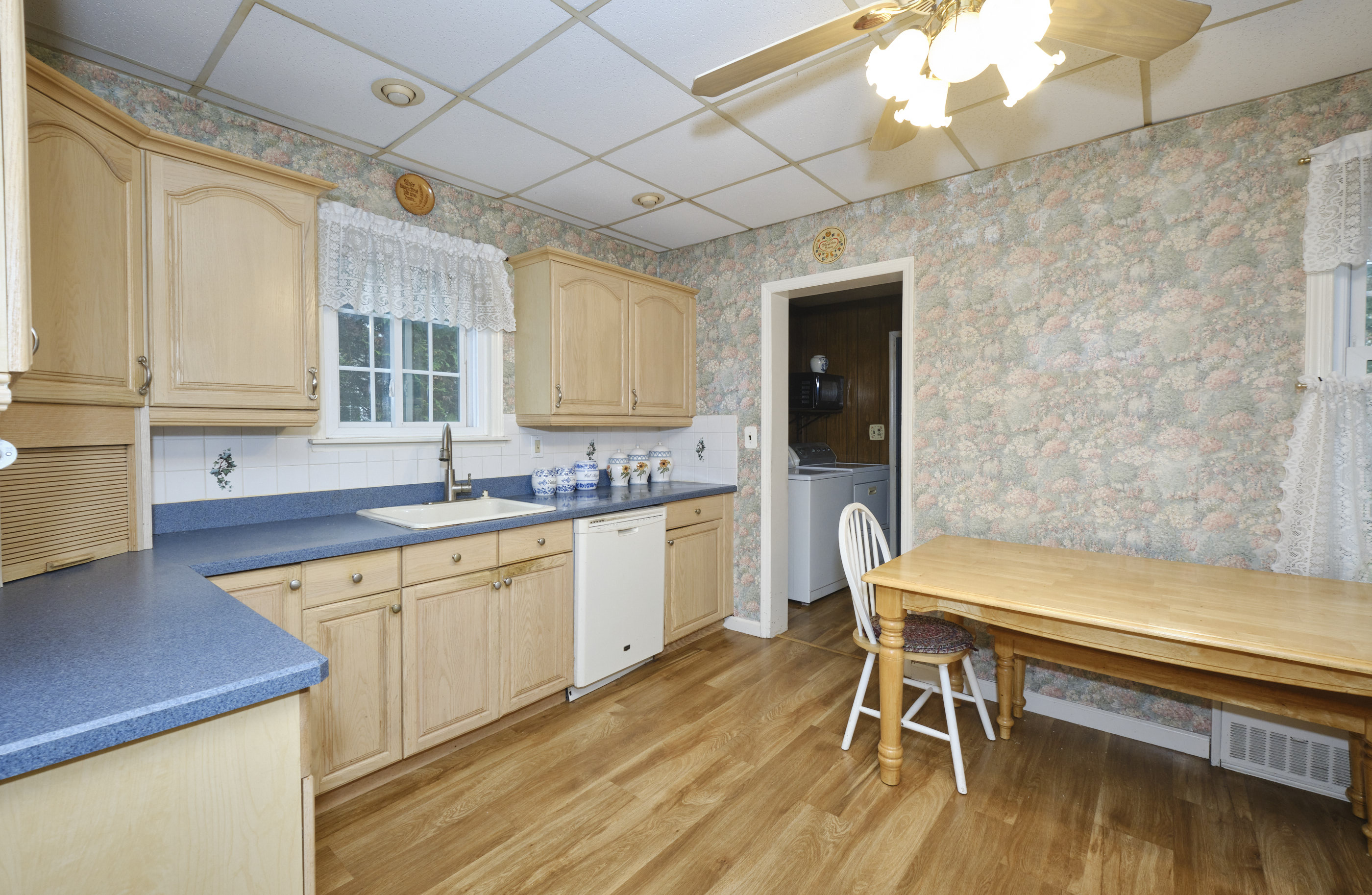 Floral Park, New York, 11001, United States, 3 Bedrooms Bedrooms, ,2 BathroomsBathrooms,Residential,For Sale,1974847
