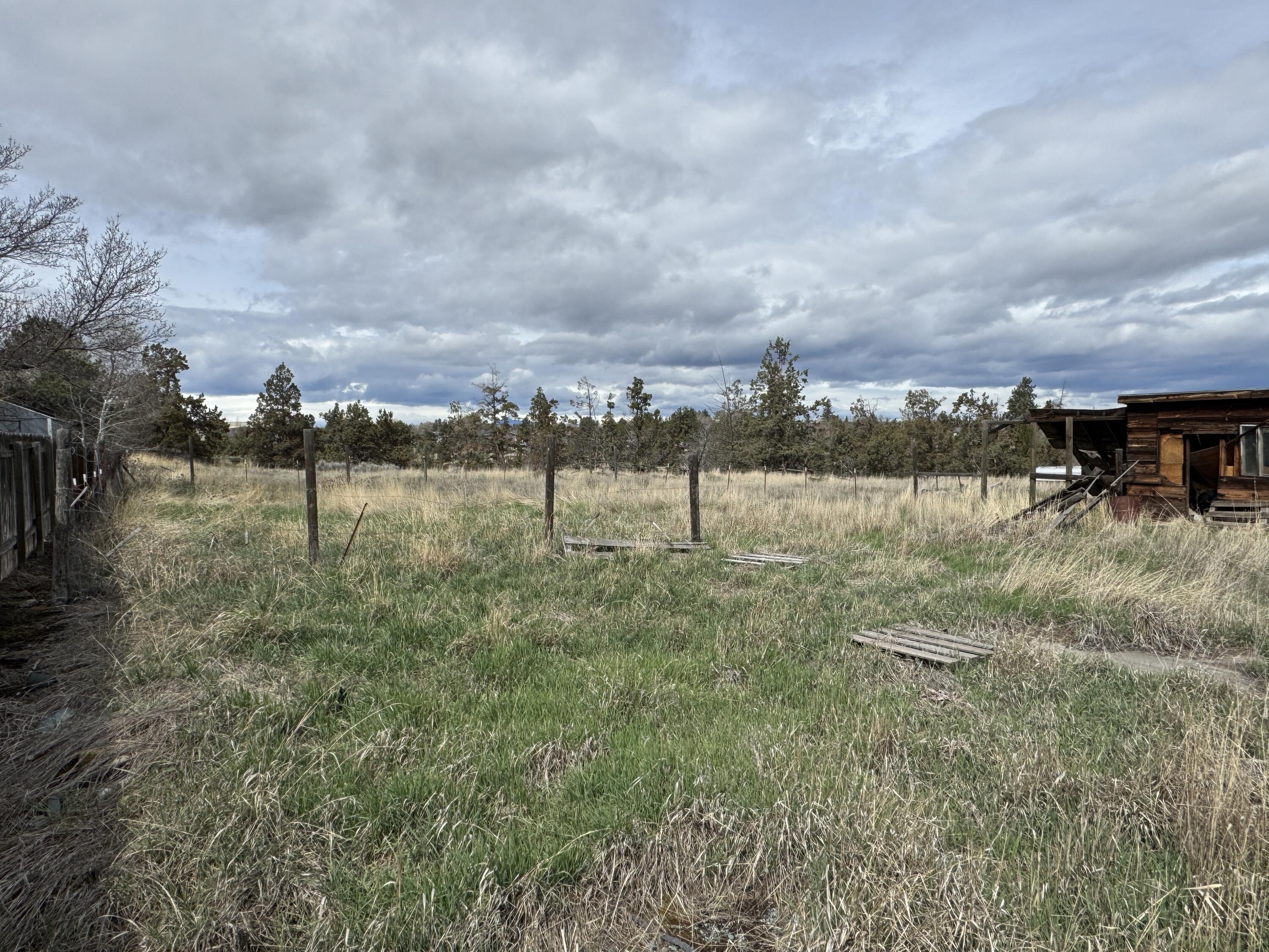 Redmond, Oregon, 97756, United States, 2 Bedrooms Bedrooms, ,1 BathroomBathrooms,Residential,For Sale,1937266