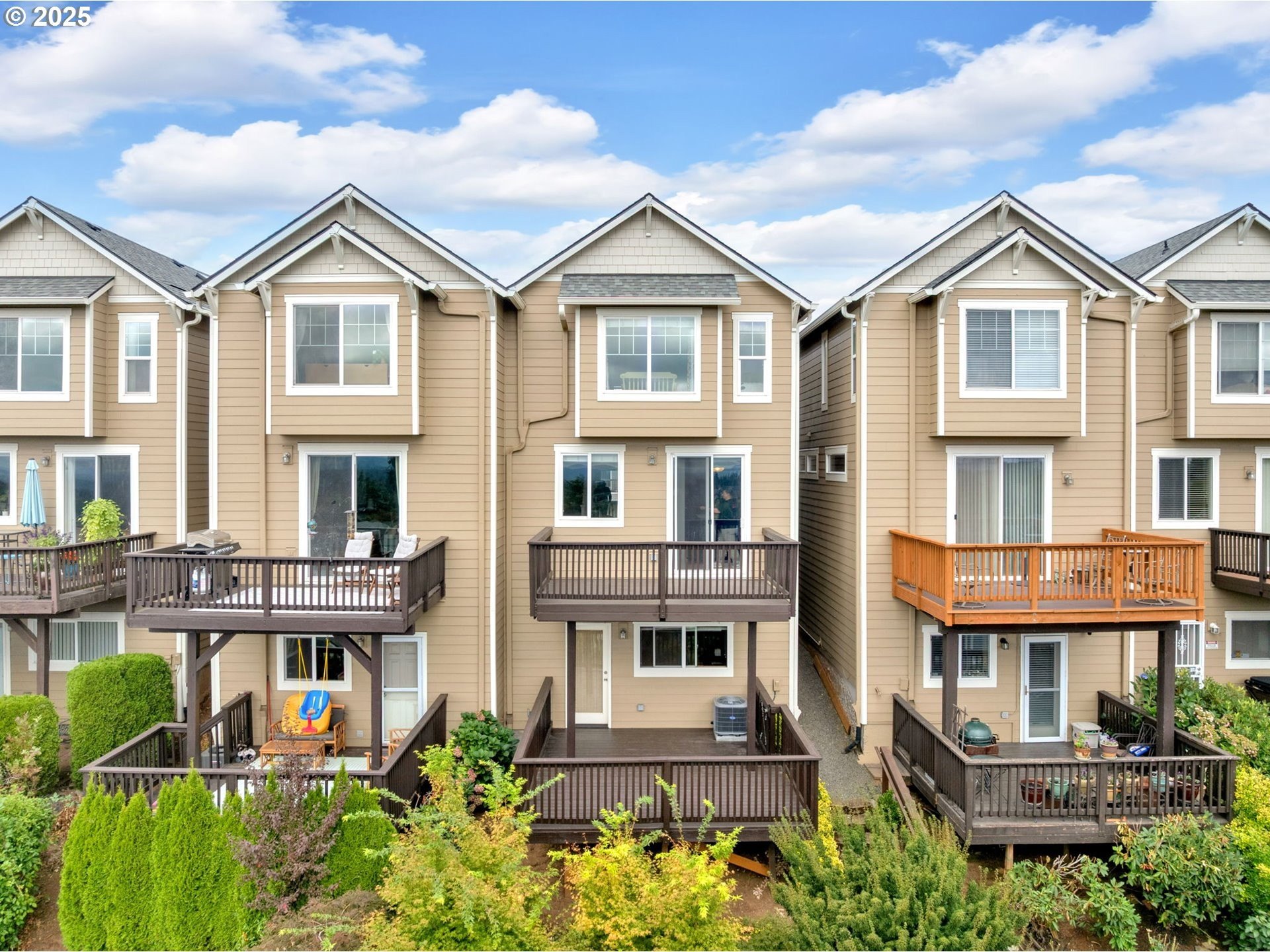 West Linn, Oregon, 97068, United States, 3 Bedrooms Bedrooms, ,3 BathroomsBathrooms,Residential,For Sale,1950039