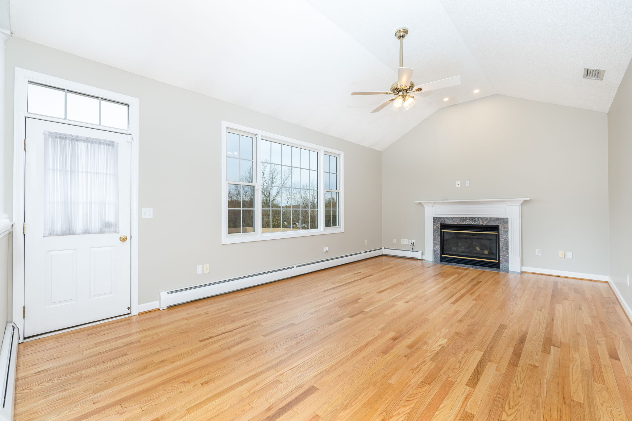 Rocky Hill, Connecticut, 06067, United States, 4 Bedrooms Bedrooms, ,3 BathroomsBathrooms,Residential,For Sale,1991962