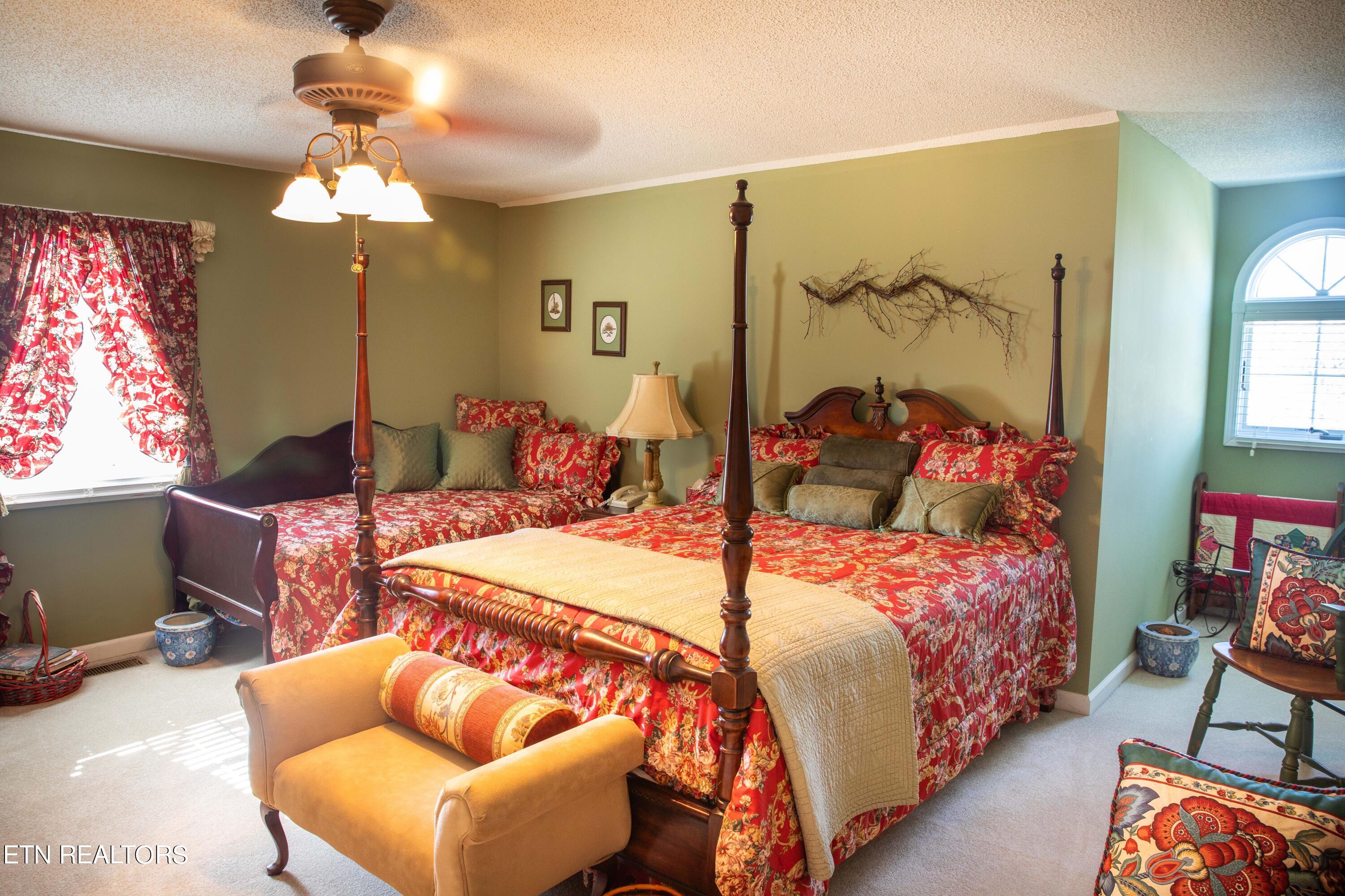 New Tazewell, Tennessee, 37825, United States, 5 Bedrooms Bedrooms, ,4 BathroomsBathrooms,Residential,For Sale,1795344