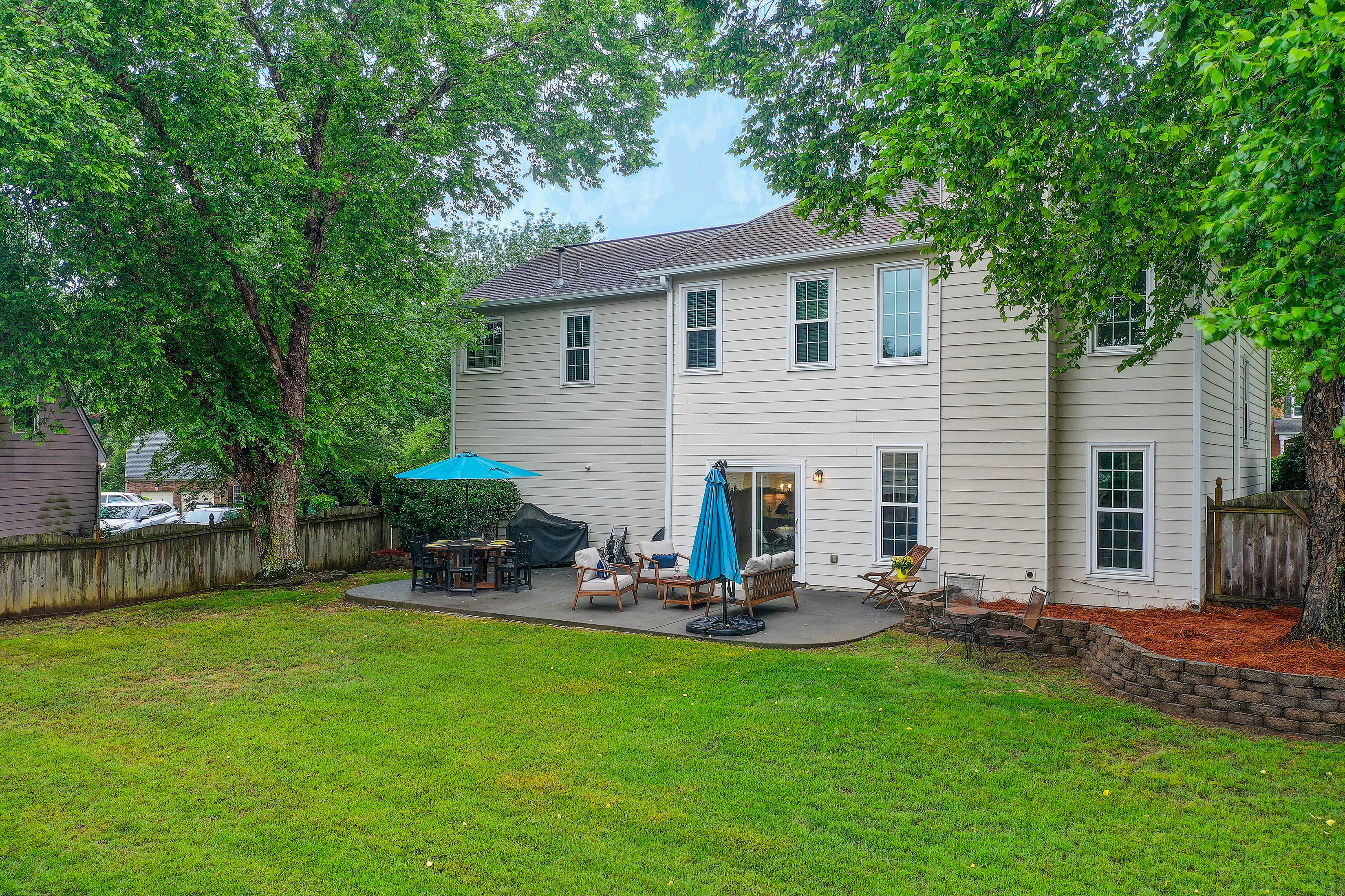  Lovingly Maintained Home Near Downtown Alpharetta - 物件實景