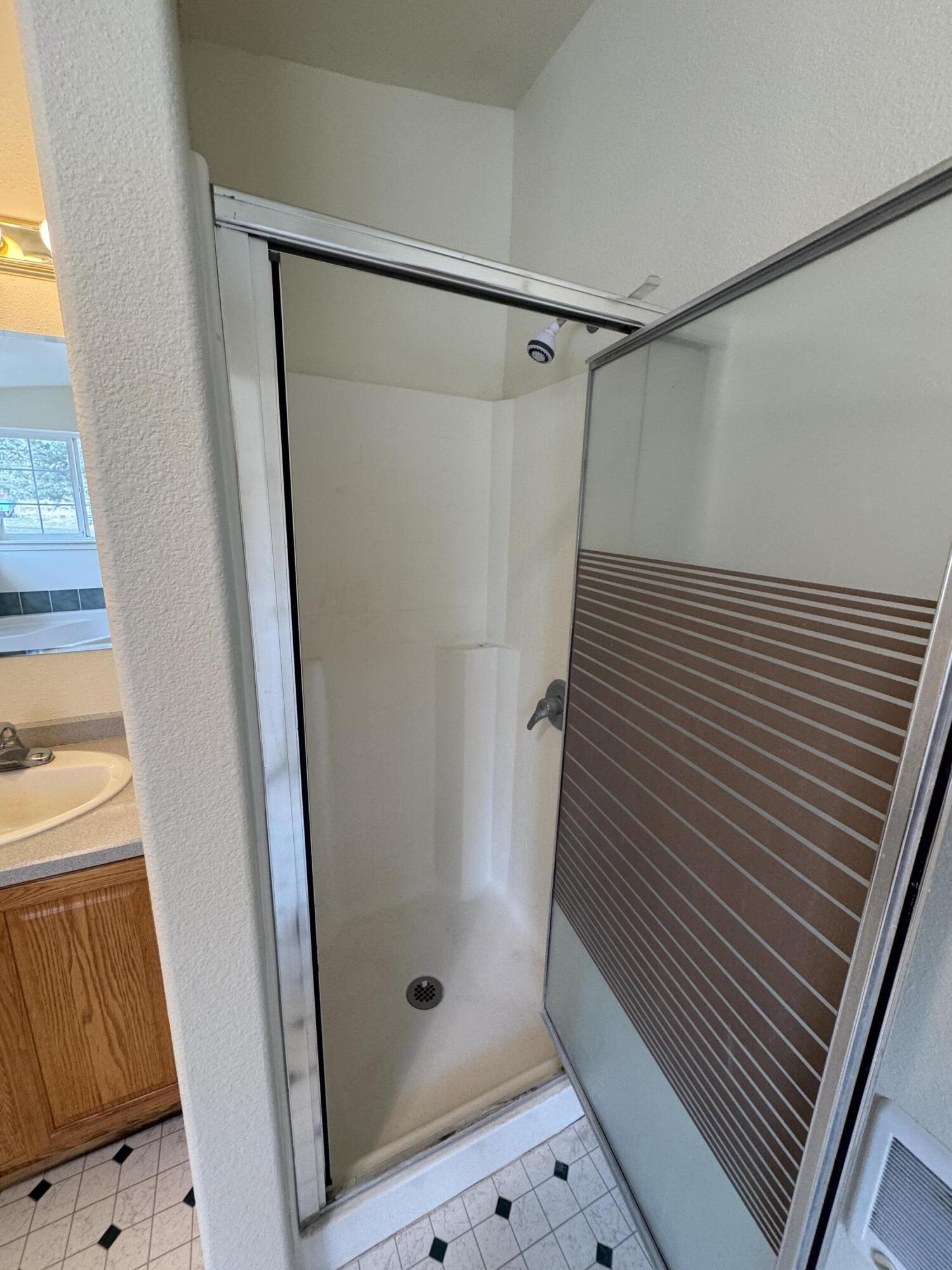 Prineville, Oregon, 97754, United States, 3 Bedrooms Bedrooms, ,2 BathroomsBathrooms,Residential,For Sale,1973827