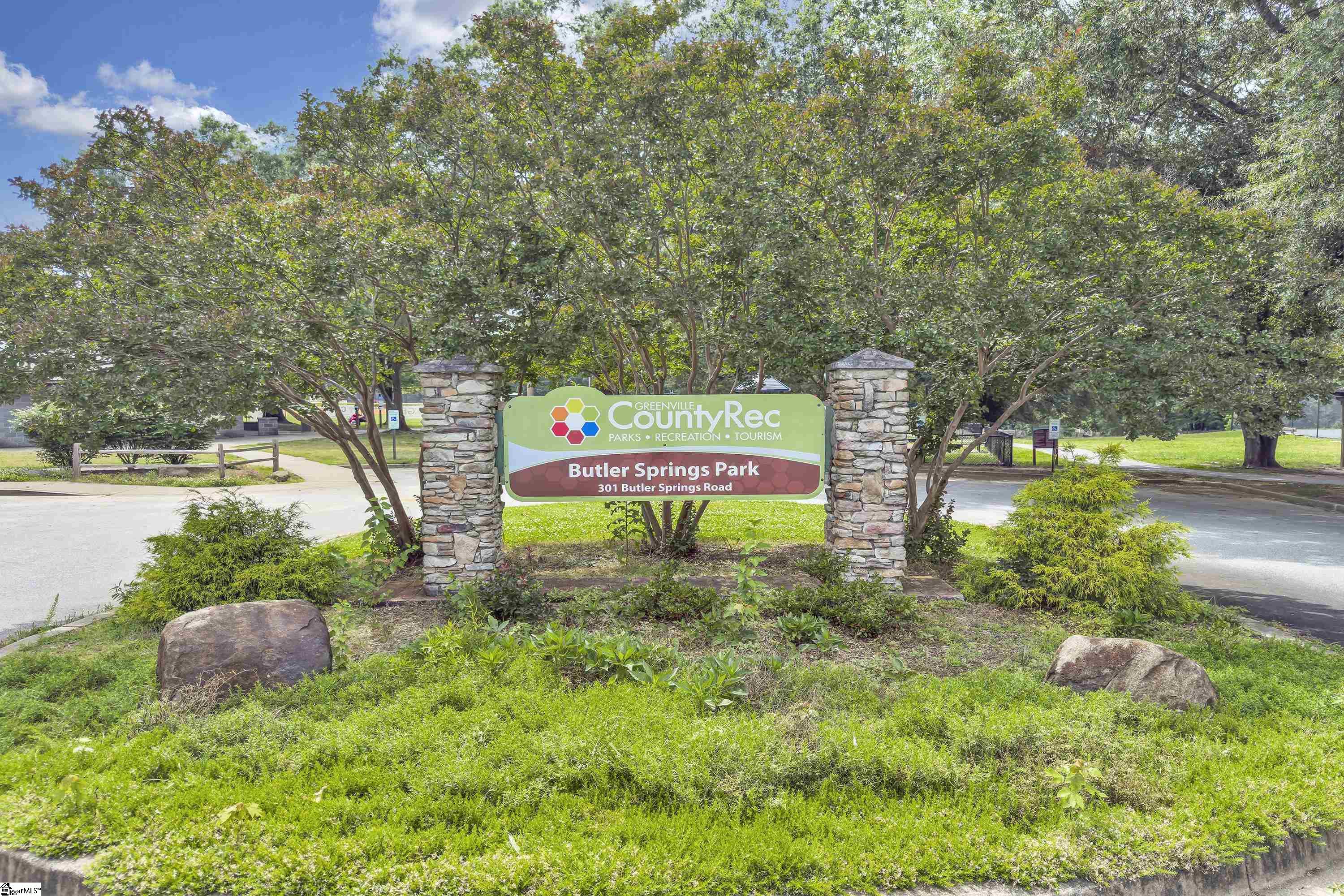 Greenville, South Carolina, 29615, United States, 5 Bedrooms Bedrooms, ,4 BathroomsBathrooms,Residential,For Sale,1827881