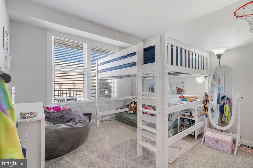 Rockville, Maryland, 20855, United States, 3 Bedrooms Bedrooms, ,3 BathroomsBathrooms,Residential,For Sale,1929038